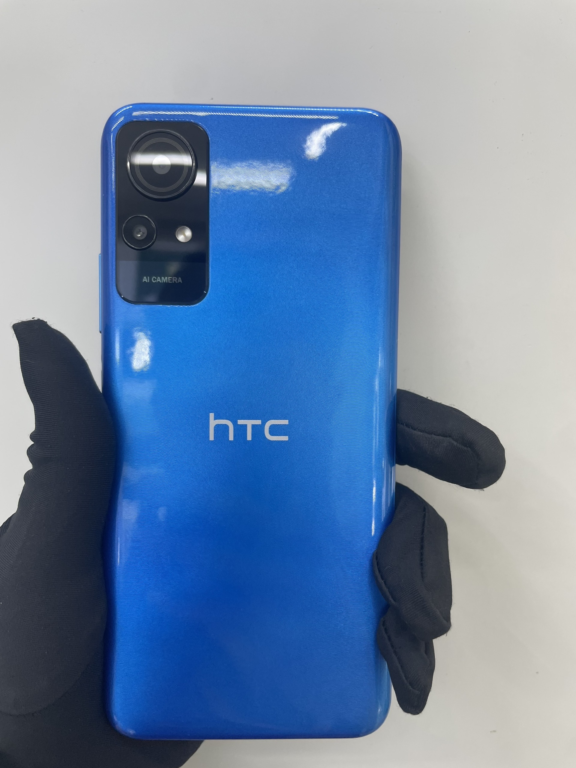 Điện thoại di động HTC Wildfire E3 lite (4GB/64GB) - Xanh (Blue)