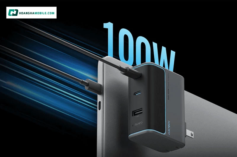 2 cổng USB-C và 1 cổng USB-A có thể sạc nhiều thiết bị cùng lúc. 2 cổng USB-C và 1 cổng USB-A có thể sạc nhiều thiết bị cùng lúc.
