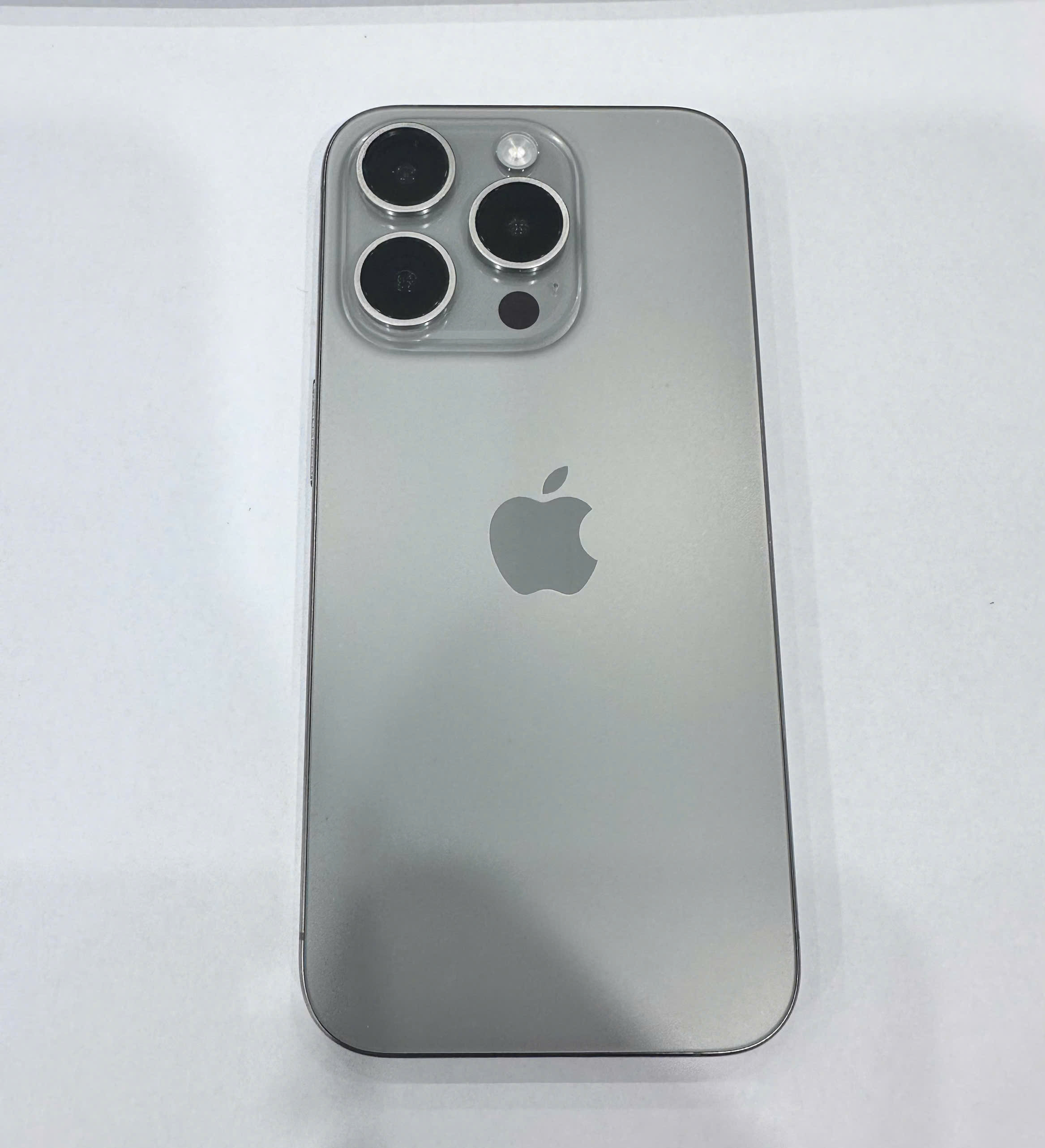 ĐTDĐ Apple iPhone 15 Pro 128GB Natural Titanium_MTUX3VN/A - TBH - 231A CẦN THƠ