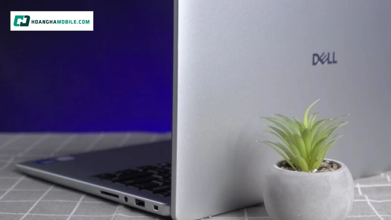 Dung lượng pin kết hợp chip tiết kiệm pin. Dung lượng pin kết hợp chip tiết kiệm pin.