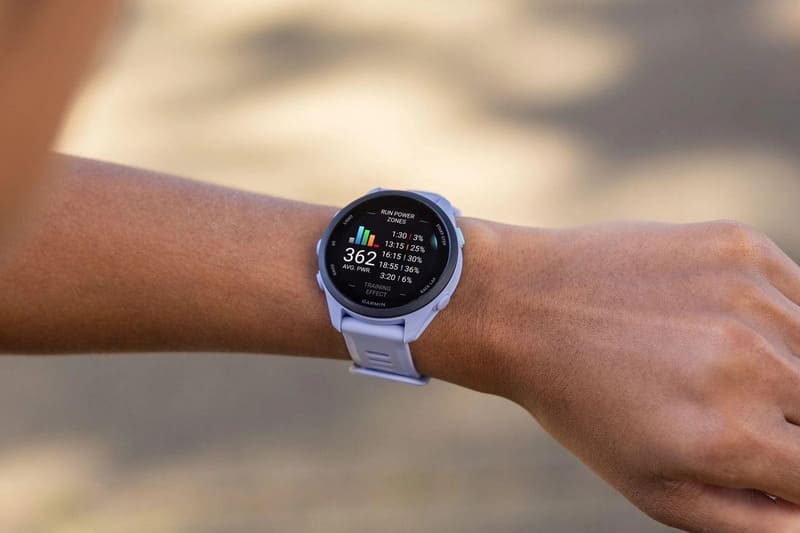 Đồng hồ thông minh Garmin Forerunner 70 sở hữu thời lượng pin ấn tượng