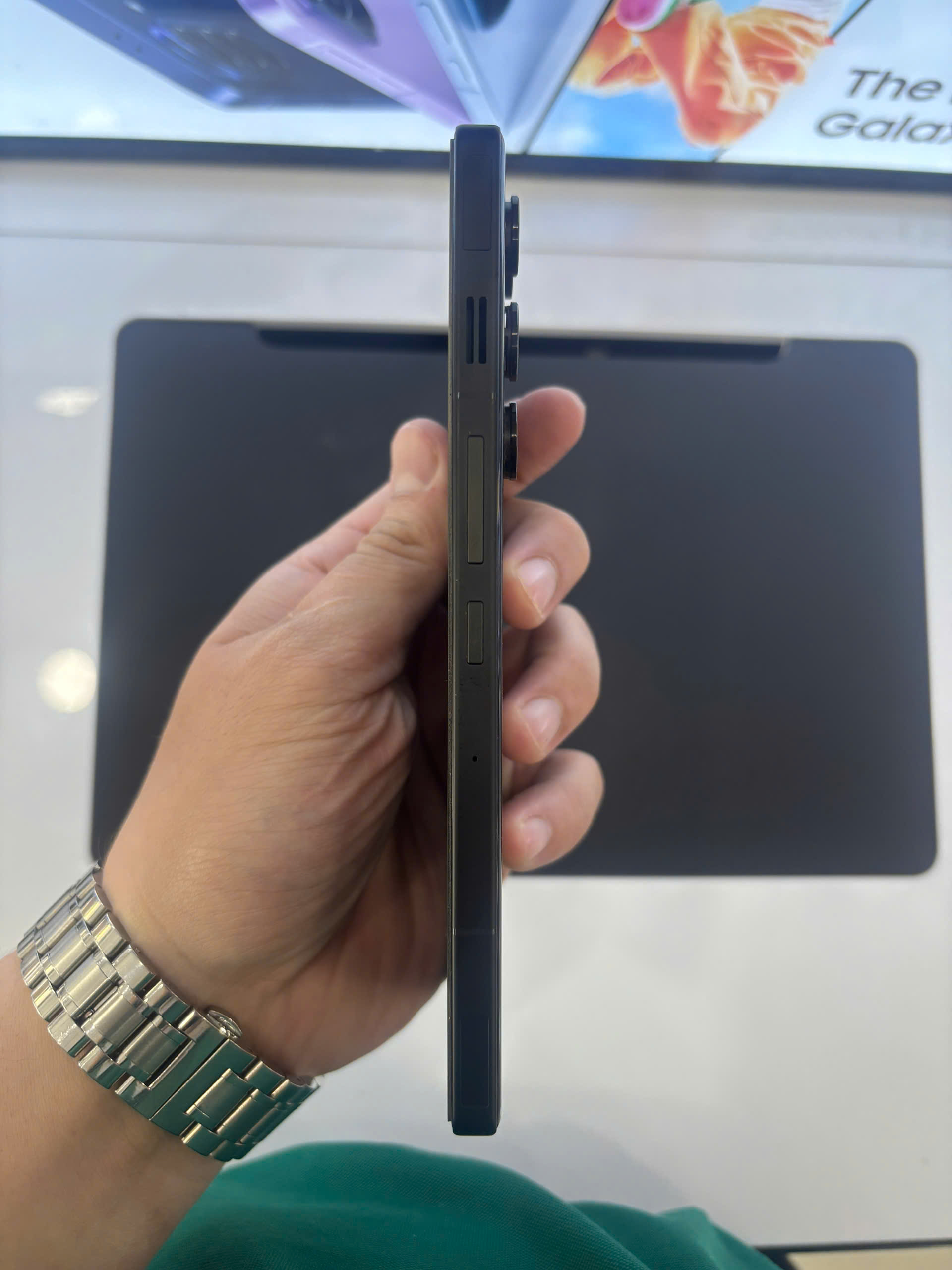 Điện thoại Gaming REDMAGIC 11 Air 12GB/256GB - Phantom (Đen) 99%