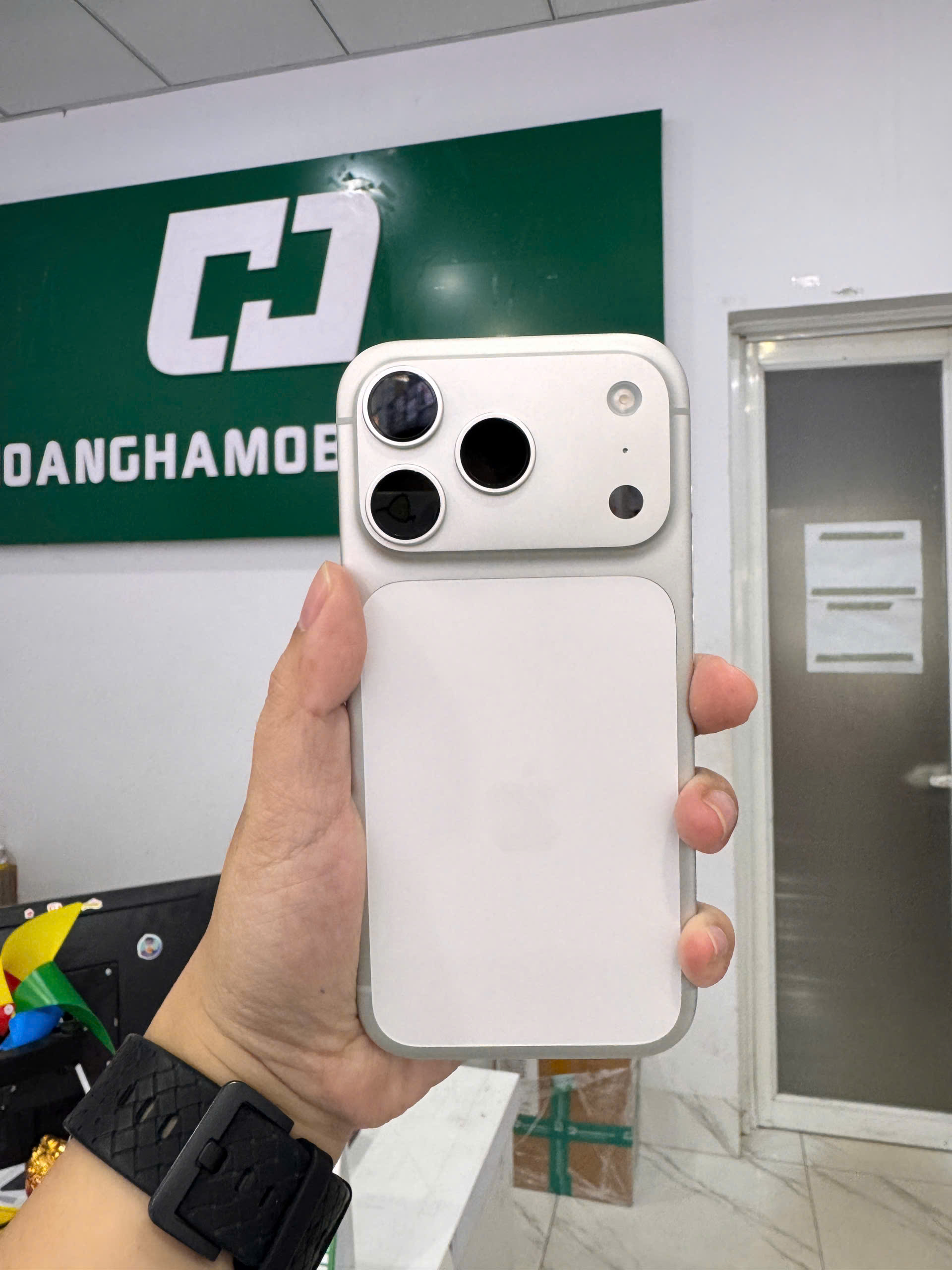ĐTDĐ Apple iPhone 17 Pro 256GB Silver