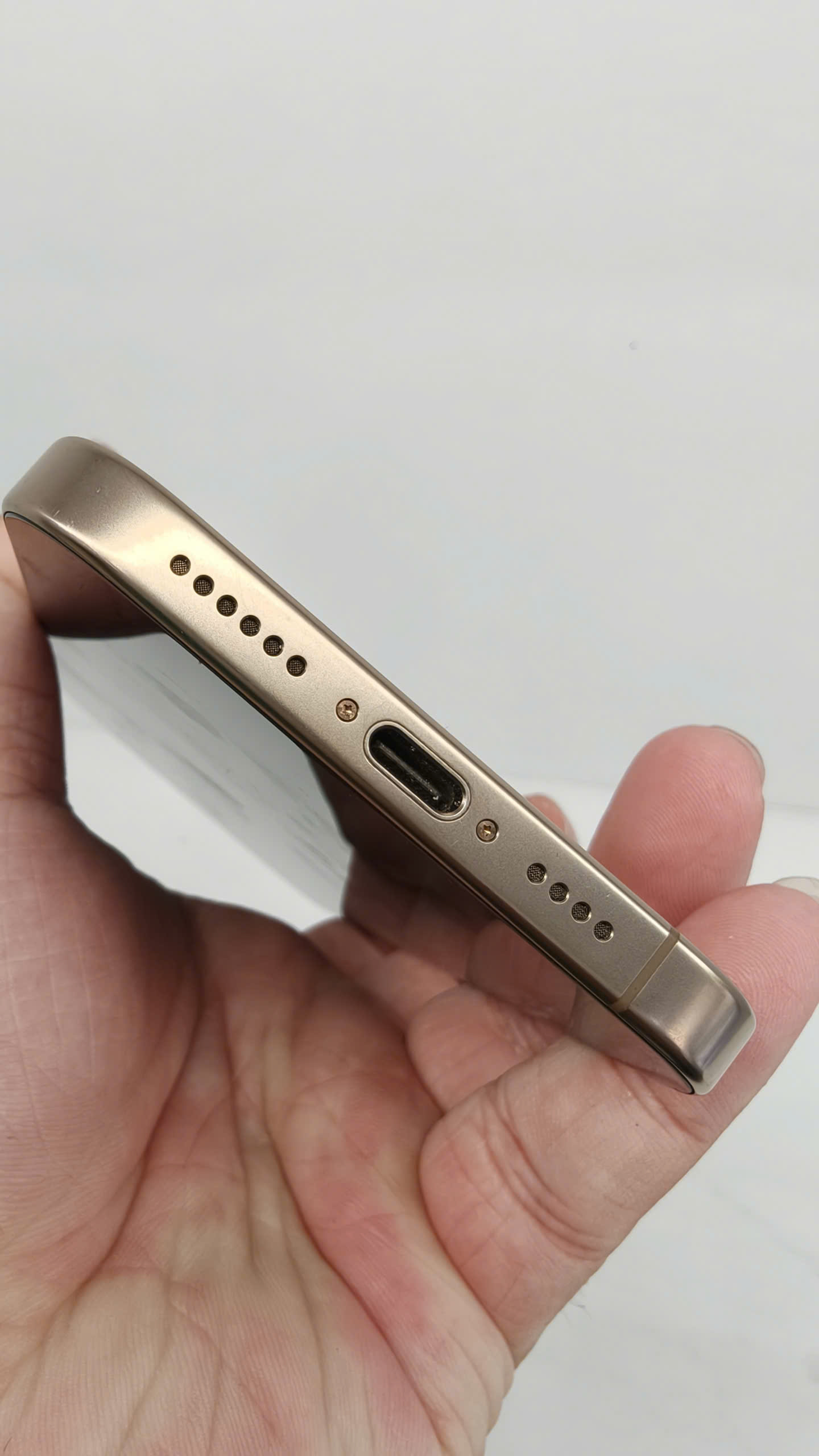 ĐTDĐ Apple iPhone 16 Pro 128GB White Titanium