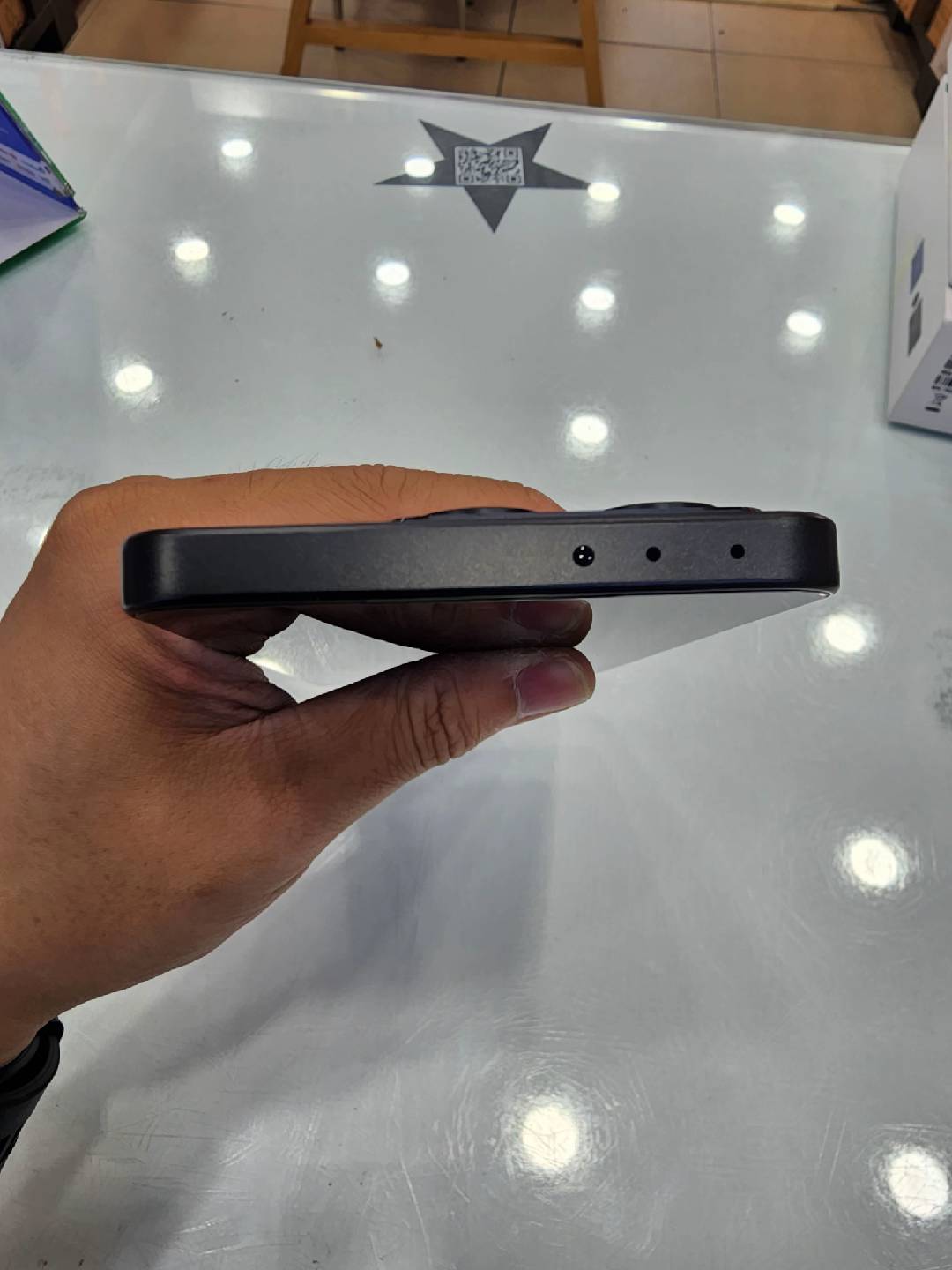 Điện thoại di động XIAOMI 14T TITAN 6.67/MTK D8300 Ultra/12G/512G/50+50+12MP/32MP/5000mAh (2406APNFAG)/ĐEN