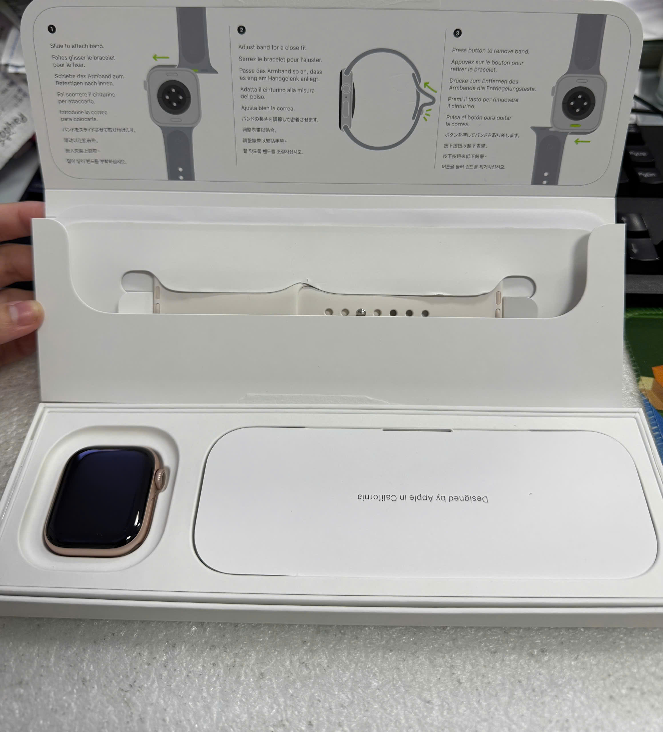 Apple Watch Series 11 - GPS, 42mm - Viền Nhôm Dây Cao Su  Cũ