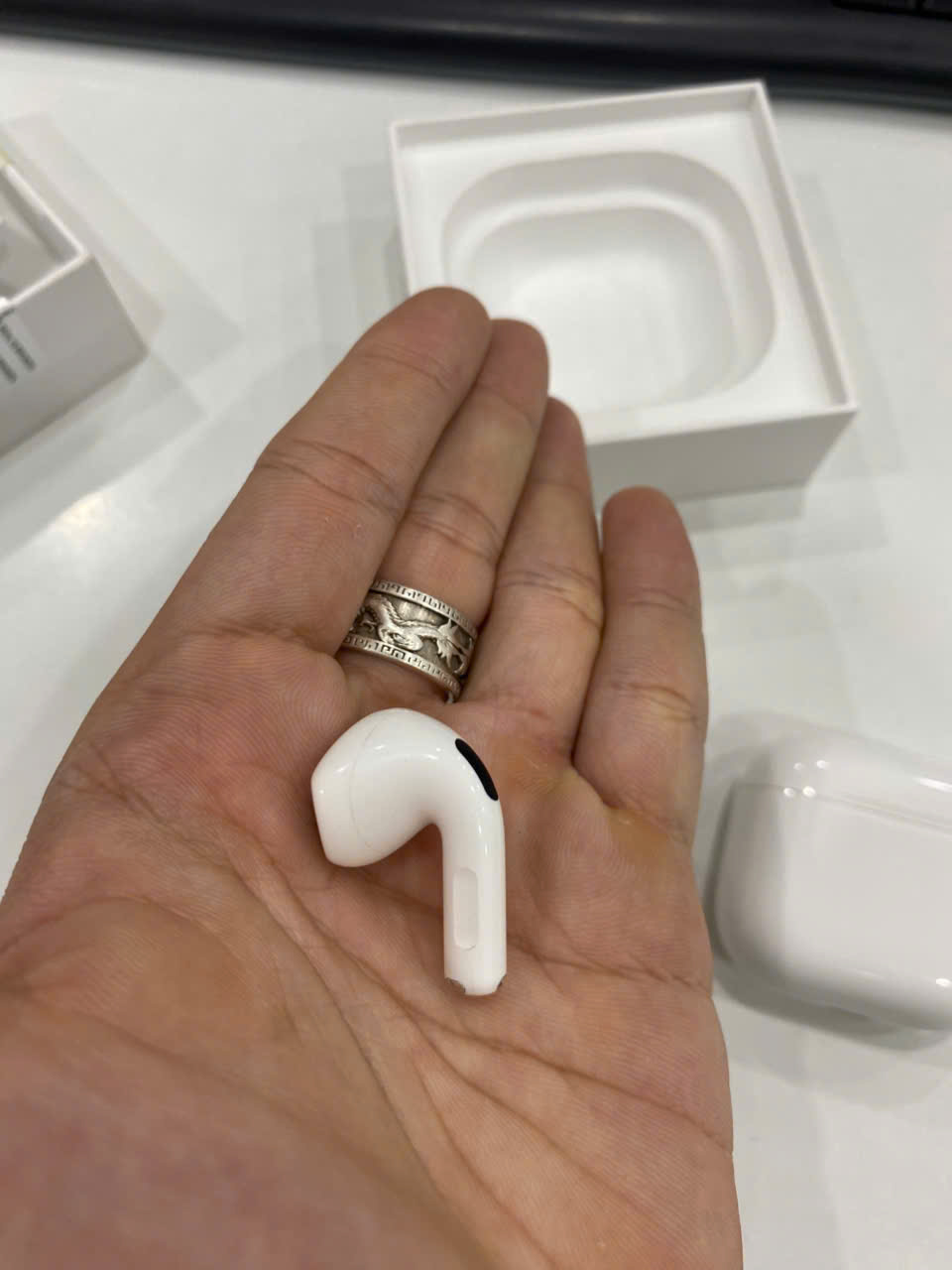 Tai nghe Bluetooth Apple AirPods 4 with Active Noise Cancellation - MXP93ZP/A - SKMJJ4WM76H - MXP93ZP
