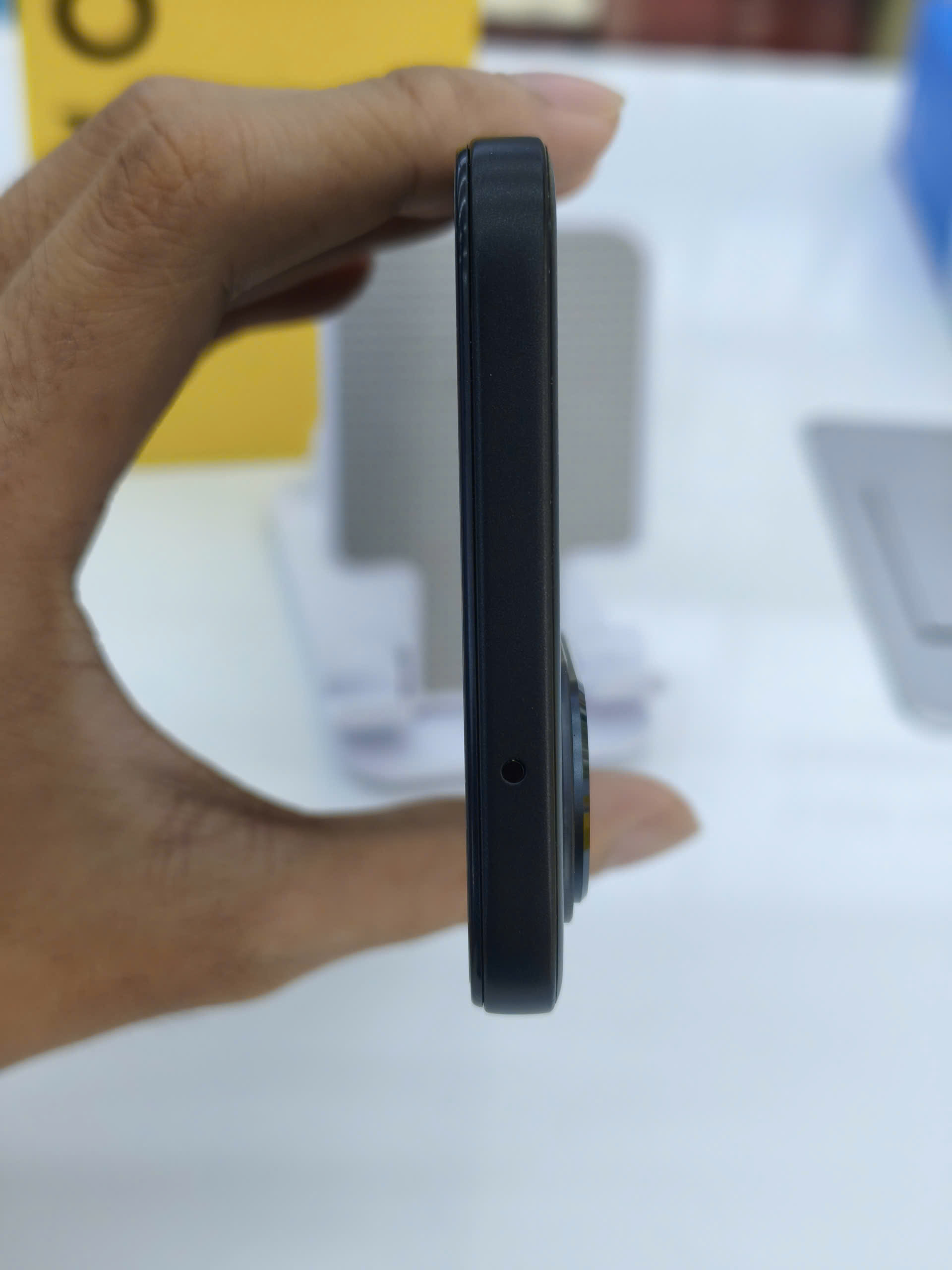 ĐIỆN THOẠI DI ĐỘNG (TEL) POCO M7 6.9"/SNAP 685/6G/128G/50MP+QVGA/8MP/7000mAh (25062PC34G)/ĐEN - cũ