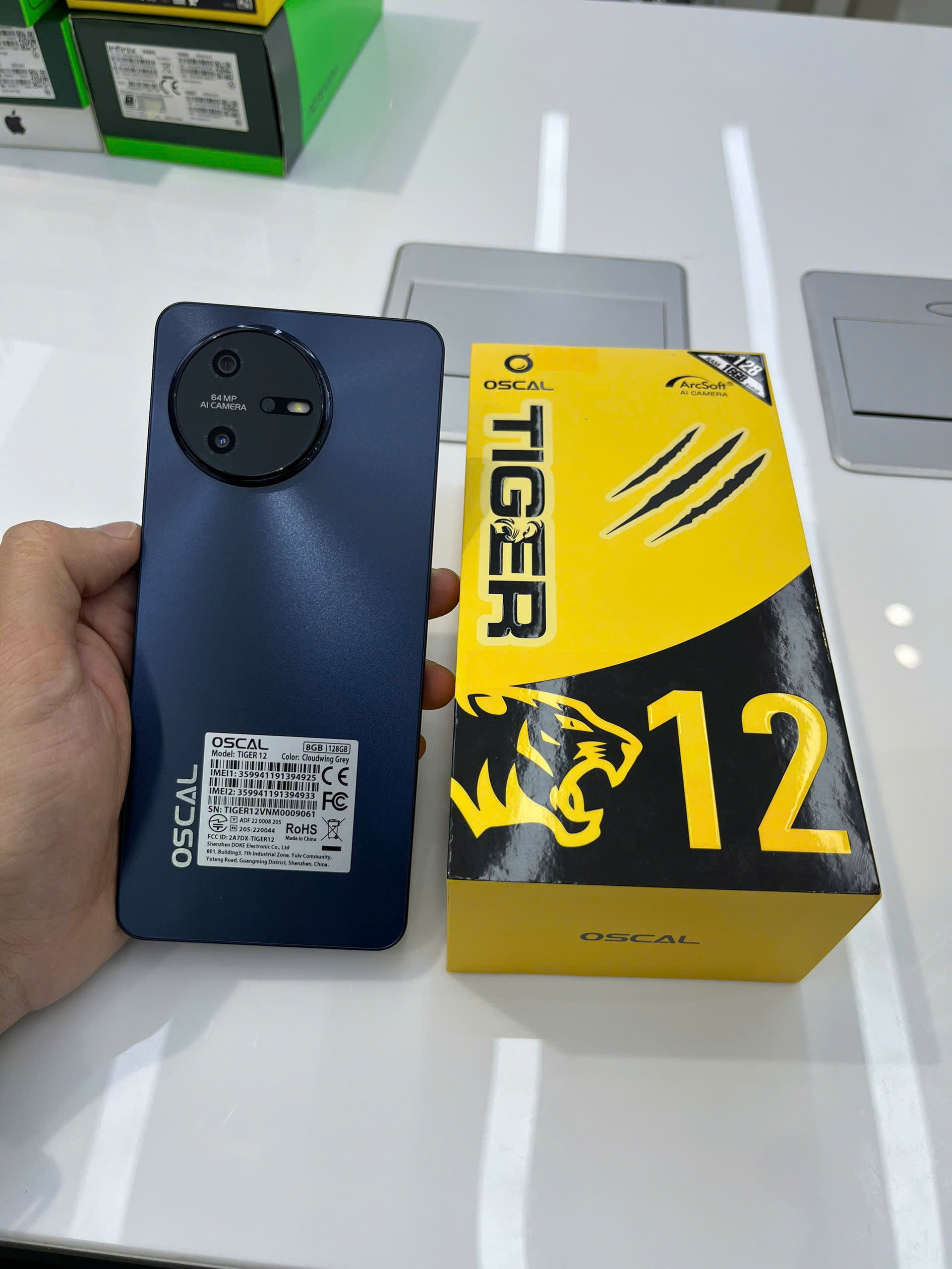 Điện thoại di động OSCAL TIGER 12 (8GB/128GB) - màu xám (Cloudwing Grey) - 359941191394925 - OSTI12G8