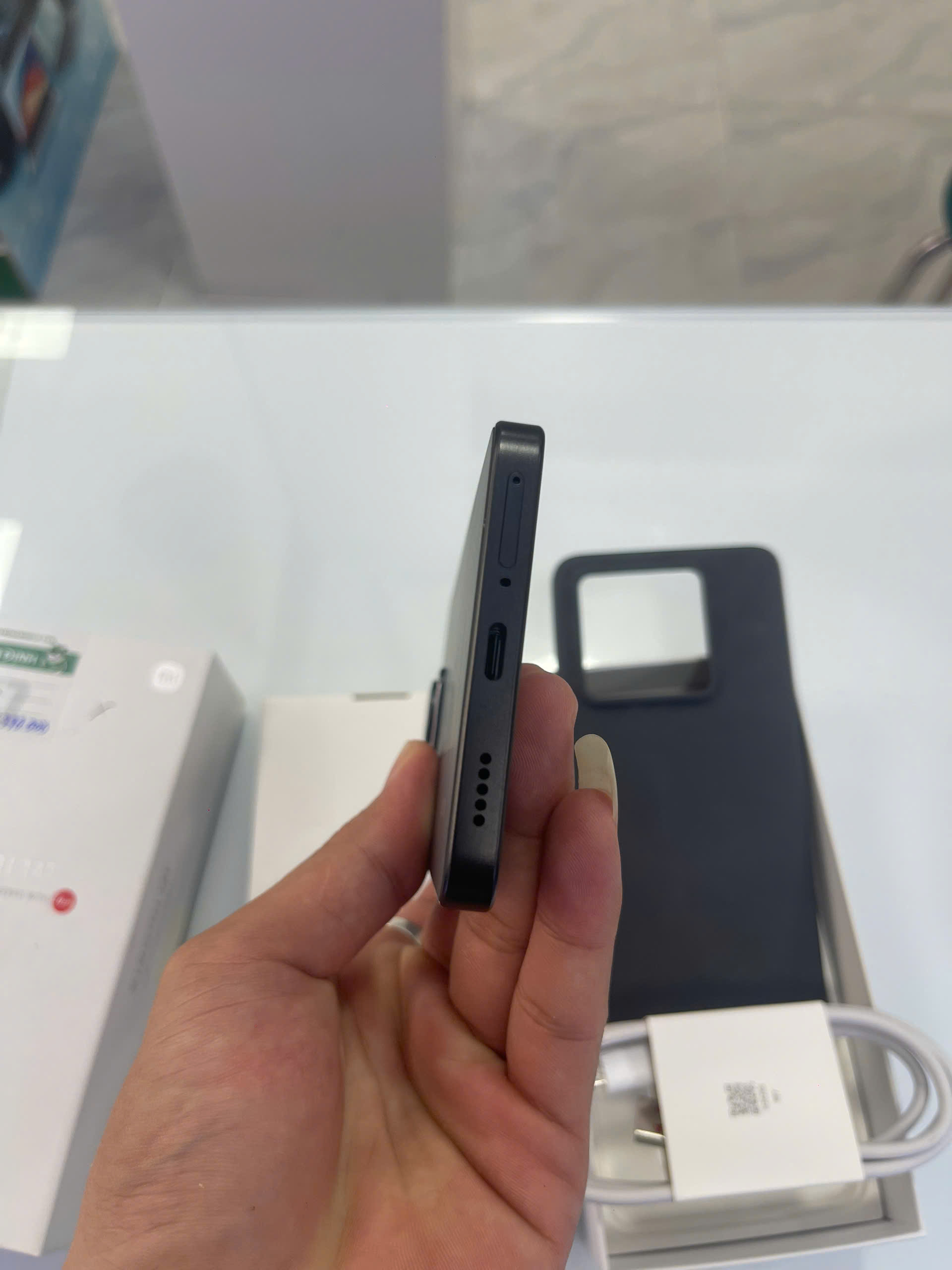 Điện thoại di động XIAOMI 14T TITAN 6.67/MTK D8300 Ultra/12G/512G/50+50+12MP/32MP/5000mAh (2406APNFAG)/ĐEN - TN - 86832907259506