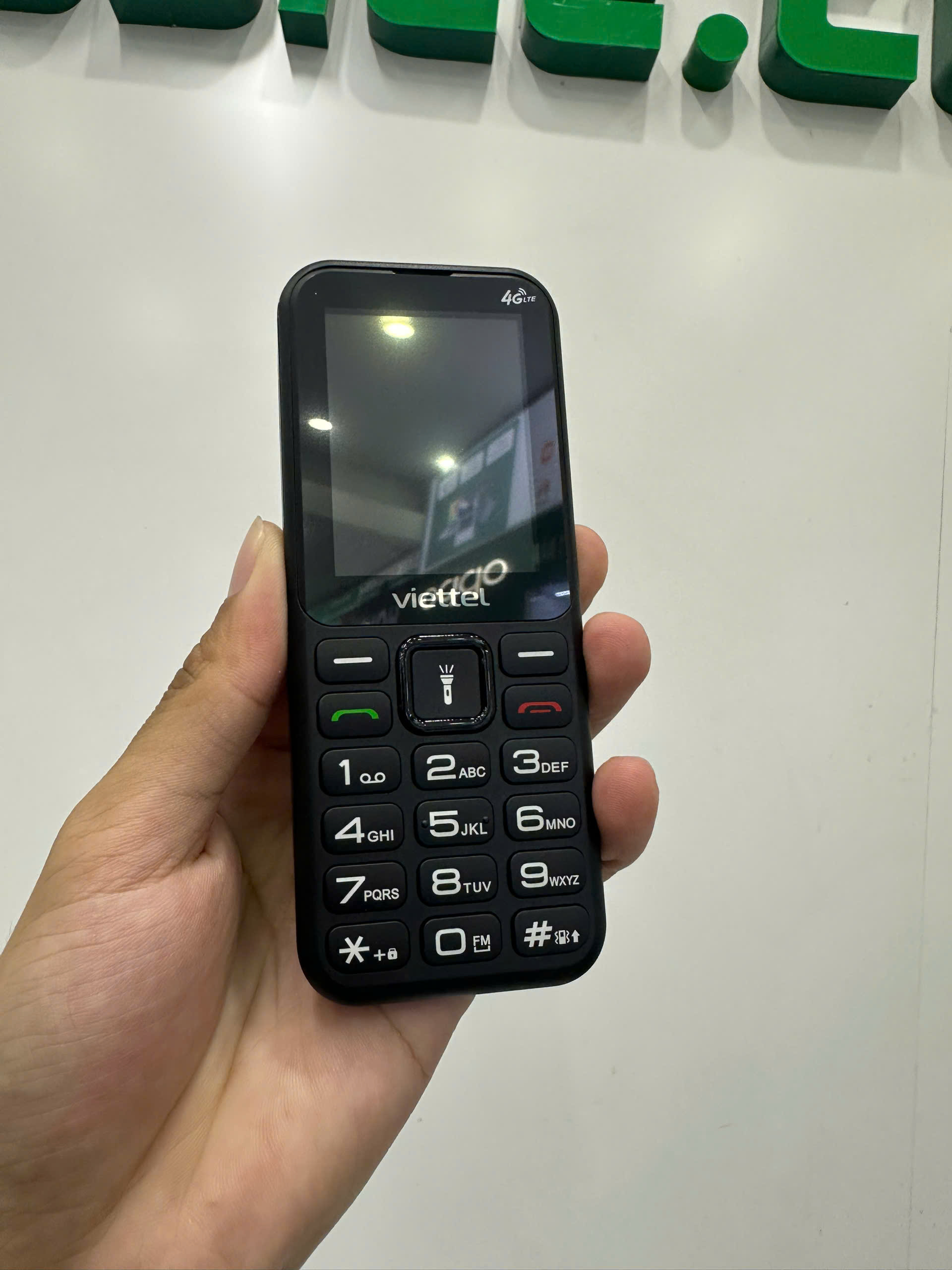 Điện thoại di động Sumo 4G T2 đen (Black)_T2BLK