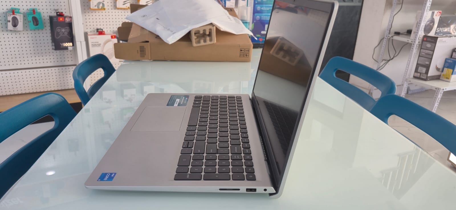 Laptop Dell 15 DC15250 71092479 Cũ