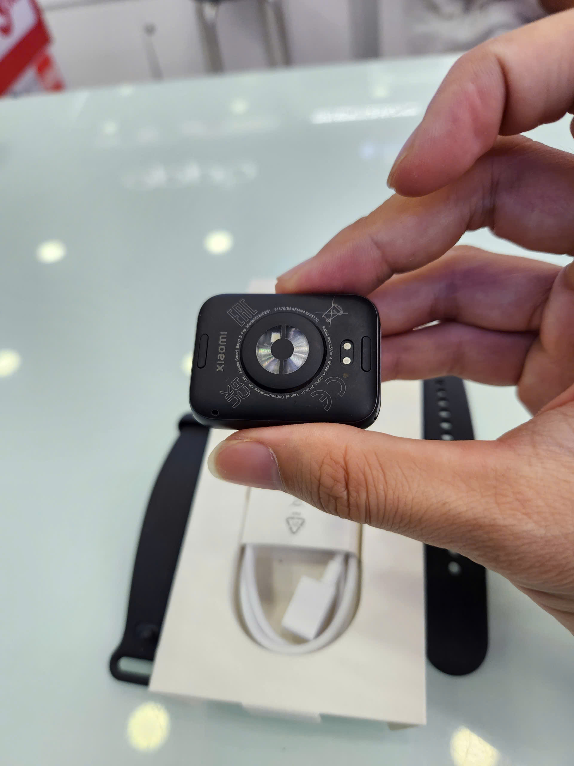 Vòng đeo tay thông minh Xiaomi Band 9 Pro Cũ