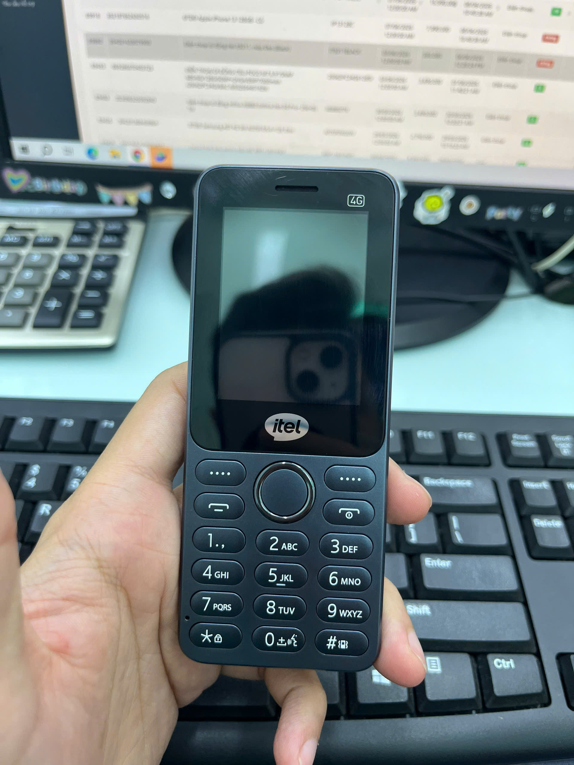Điện thoại di động Itel it9211, màu Đen (Black) - 354031630079900 - IT9211BLACK