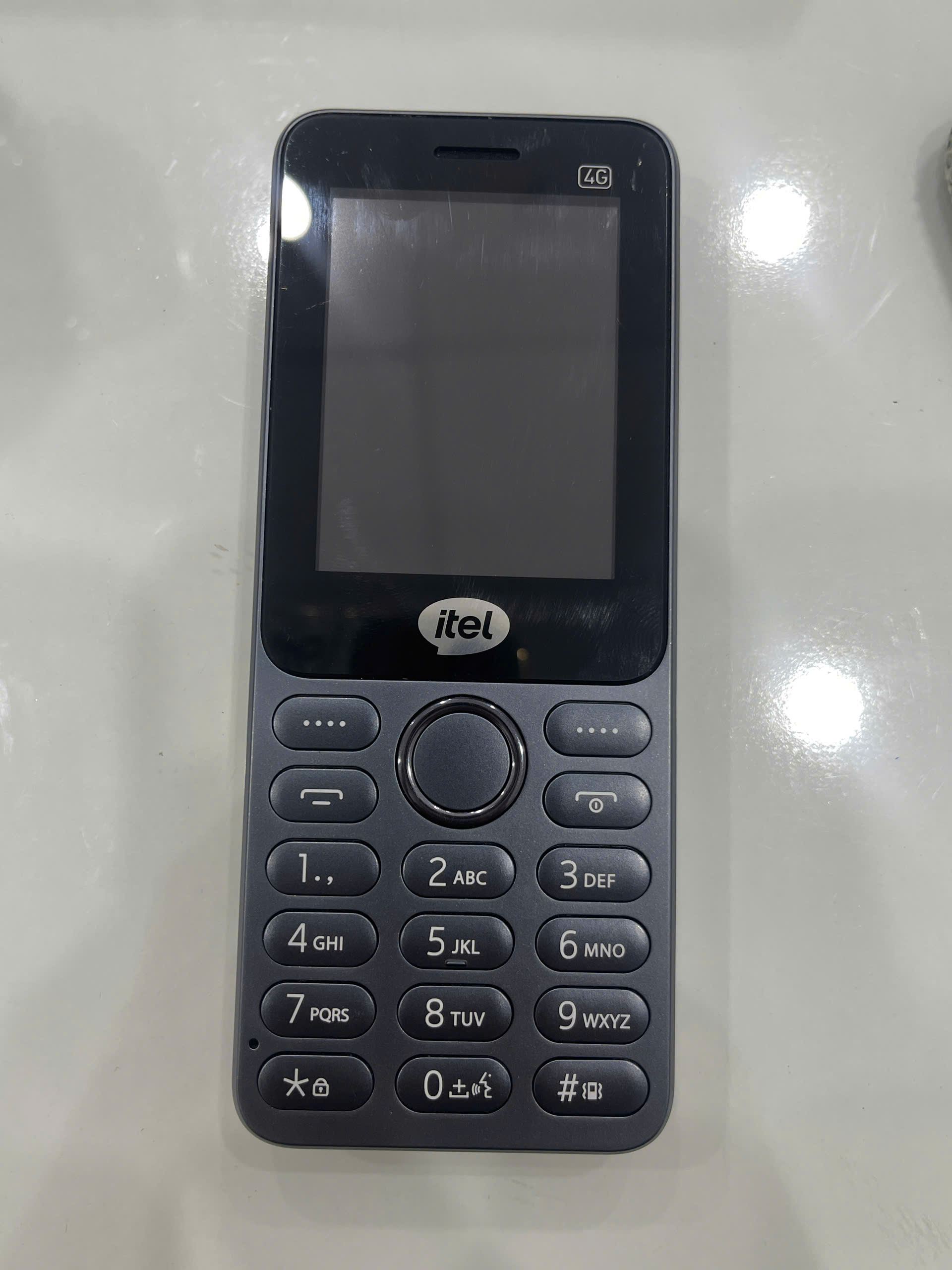 Điện thoại di động Itel it9211, màu Đen (Black) - 354031630100763 - IT9211BLACK