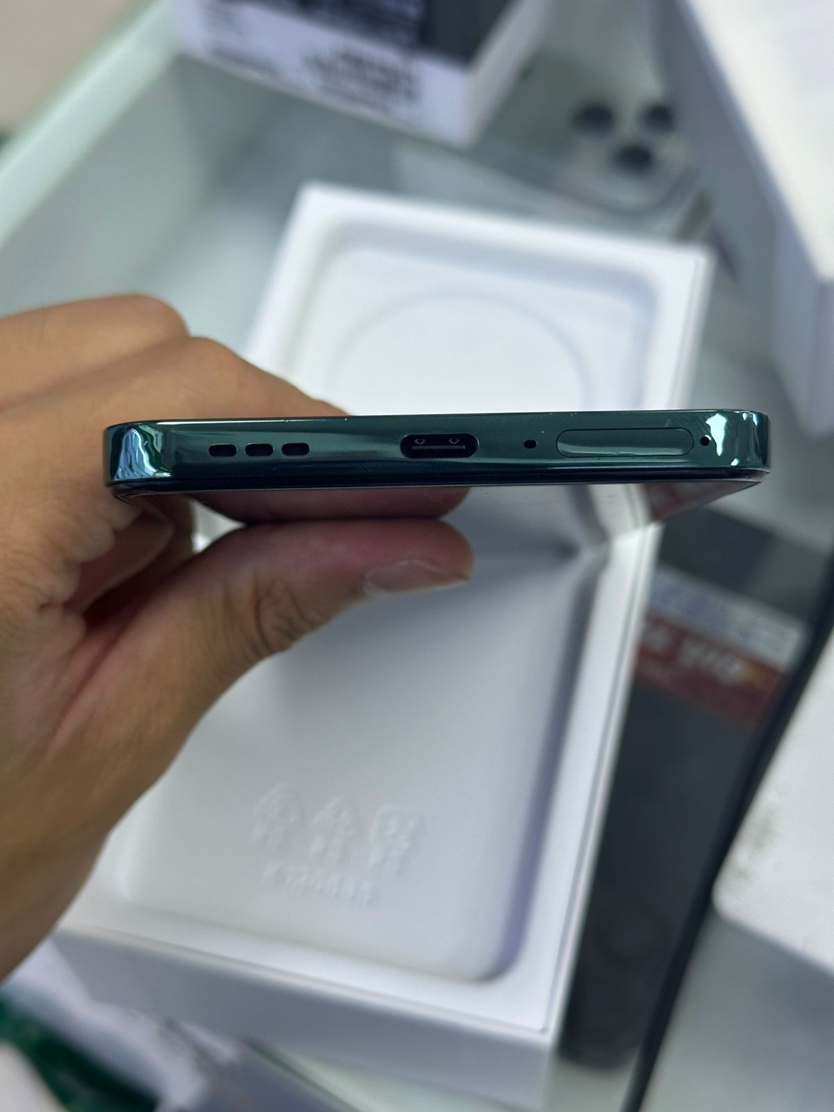 Điện thoại di động OPPO CPH2637 - Reno12 F 5G 8GB, TN