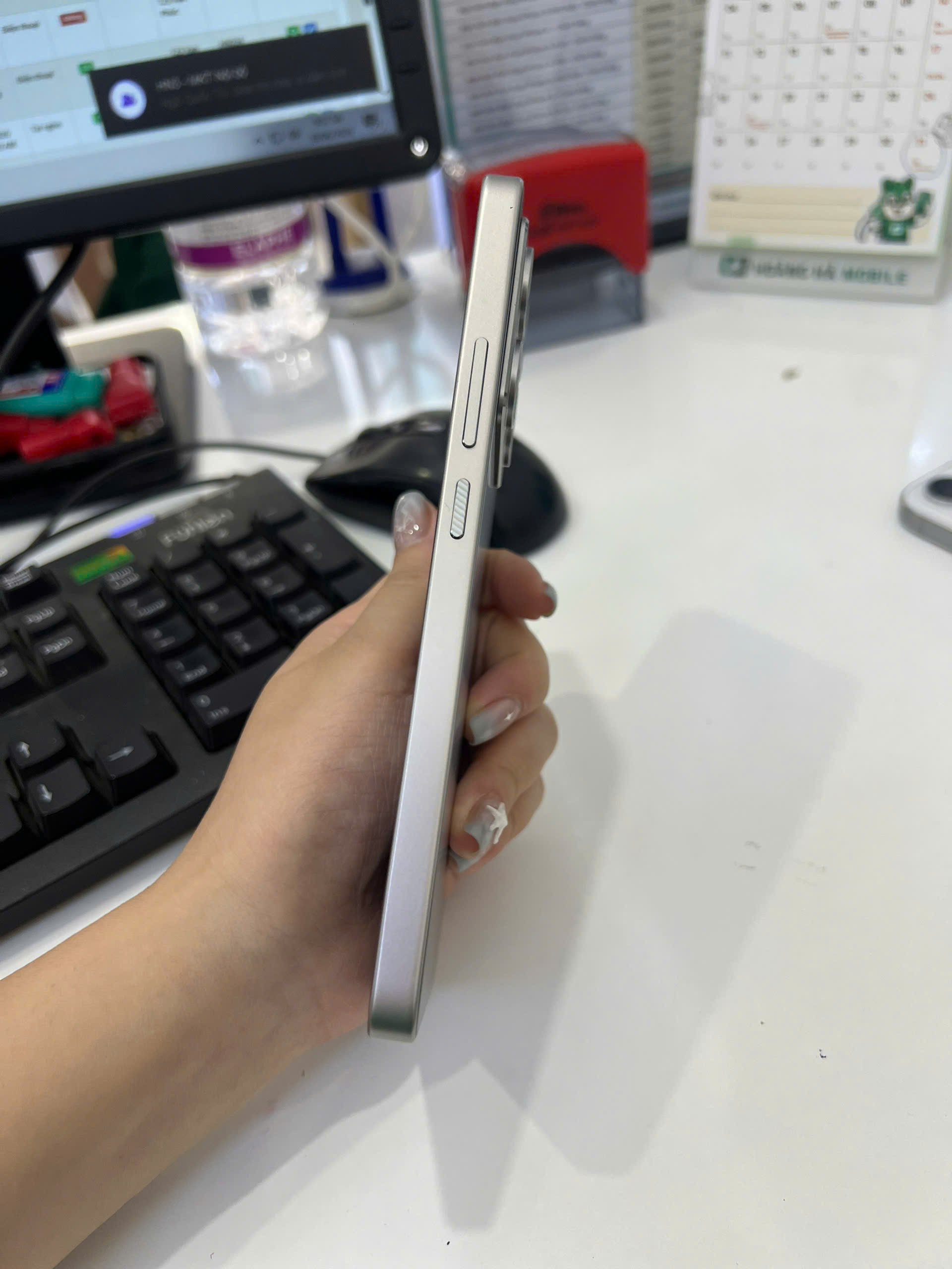 Điện thoại di động XIAOMI 14T TITAN 6.67/MTK D8300 Ultra/12G/512G/50+50+12MP/32MP/5000mAh (2406APNFAG)/ĐEN