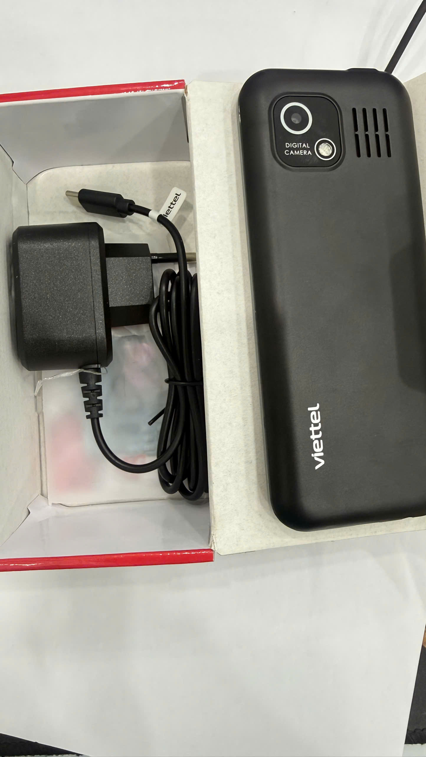 Điện thoại di động Sumo 4G T2 đen (Black)