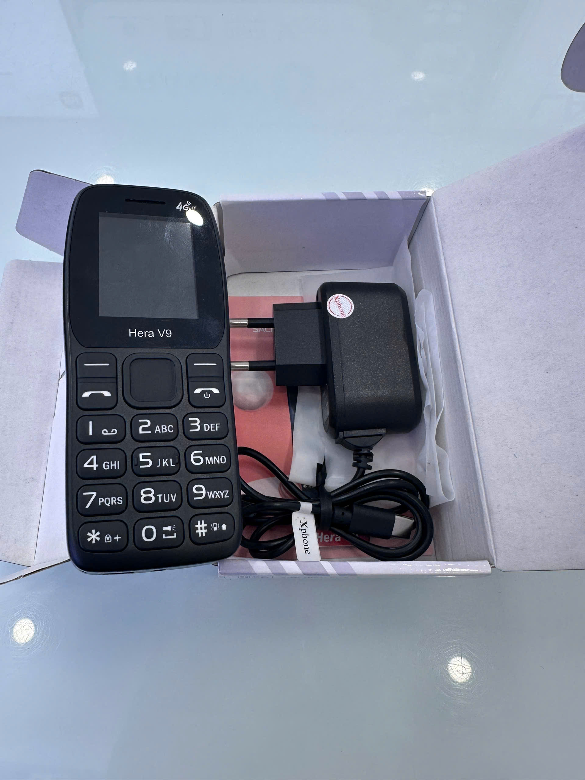 Điện thoại Xphone model Hera V9 màu Đen (Black)
