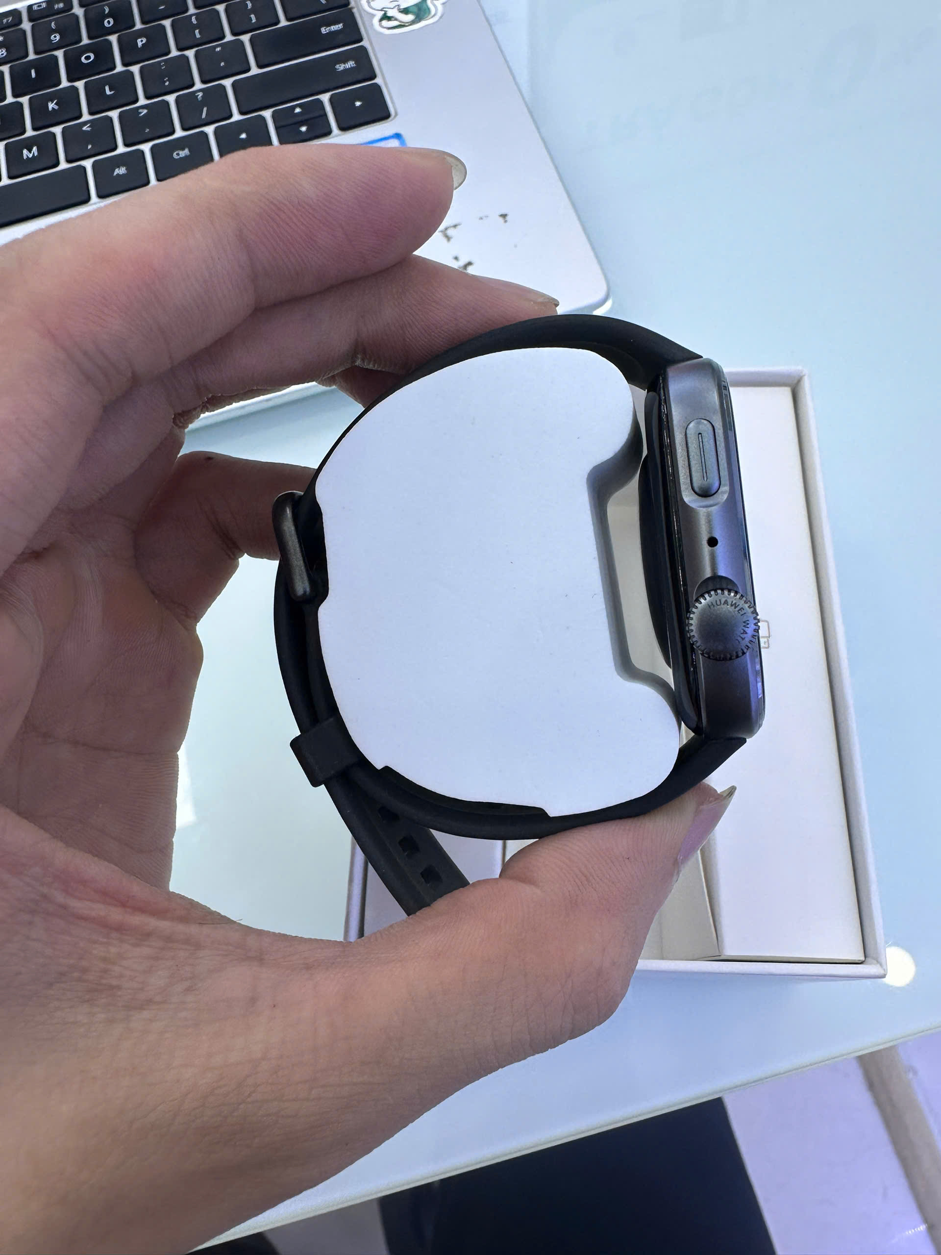 ĐỒNG HỒ THÔNG MINH(WATCH)HUAWEI SYA-B09 FIT 4/DÂY Fluor/ĐEN