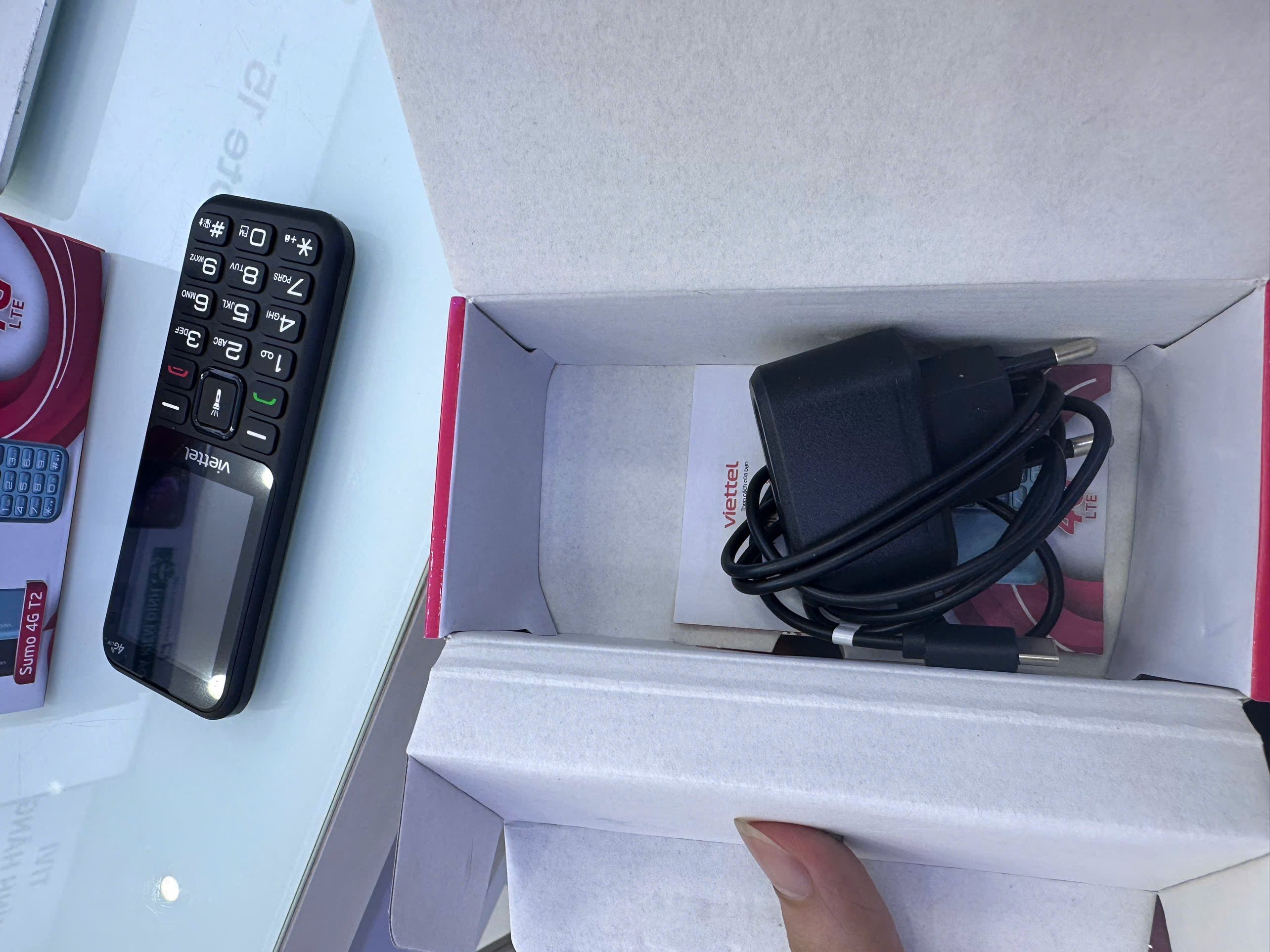 Điện thoại di động Sumo 4G T2 đen (Black)