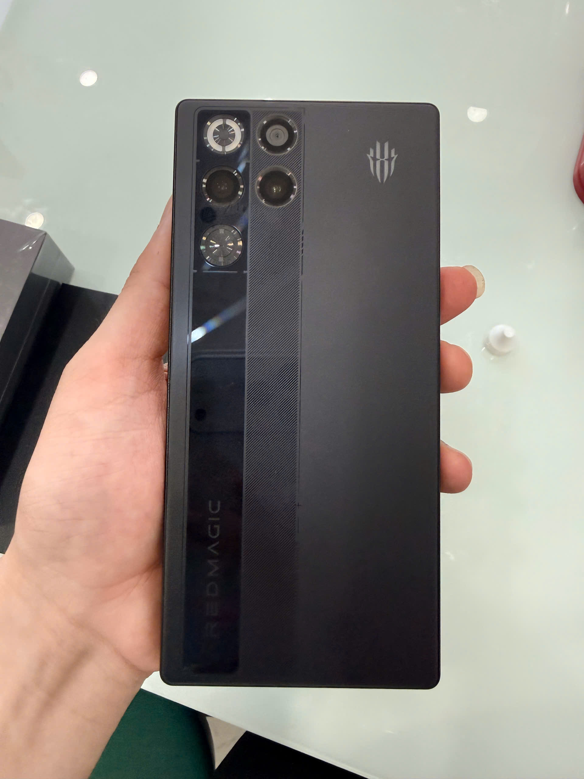 Điện thoại Gaming REDMAGIC 11 PRO 12GB/256GB - Cryo ( Đen mờ )