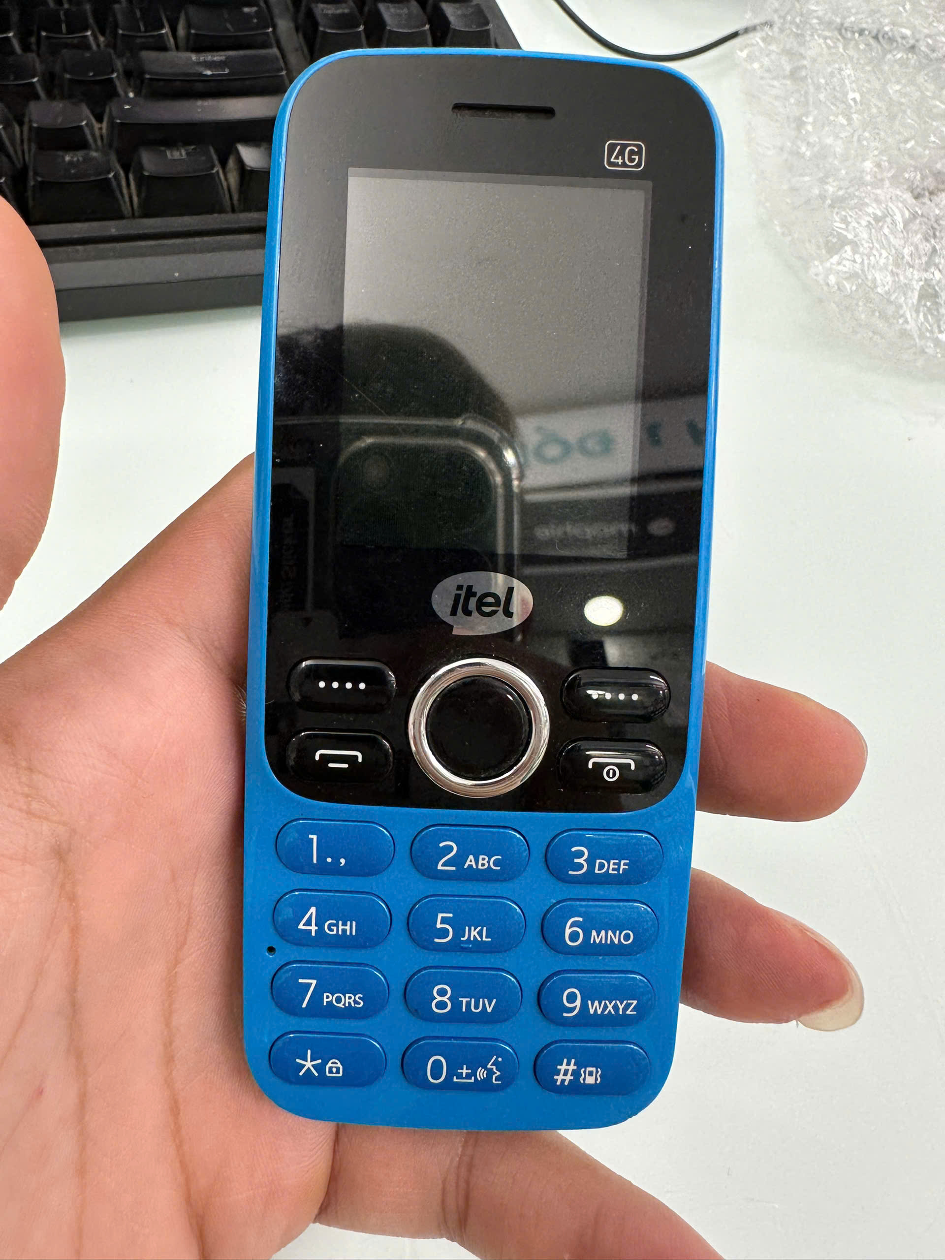 Điện thoại di động Itel it8010, màu Xanh Biển (Blue) - 355231572117960 - IT8010BLUE