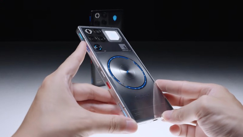 Bộ nhớ trong 512GB UFS 4.1 cũng là lợi thế lớn.