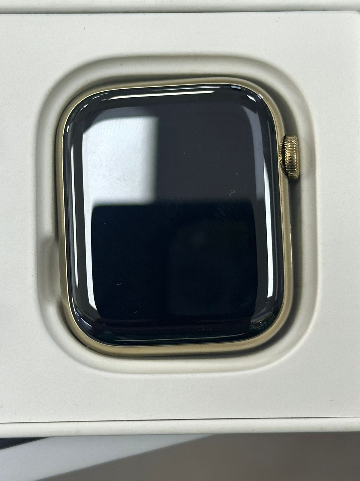Apple Watch Series 8 GPS + Cellular 45mm Gold Stainless Steel Case with Starlight Sport Band_MNKM3VN/A