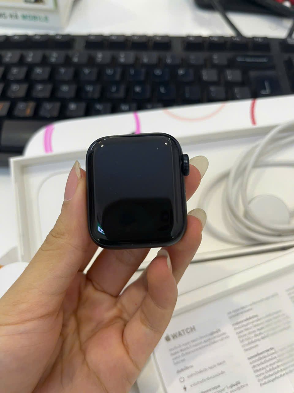 Apple Watch SE 3 - GPS, 40mm - Vỏ Nhôm Dây Cao Su Cũ