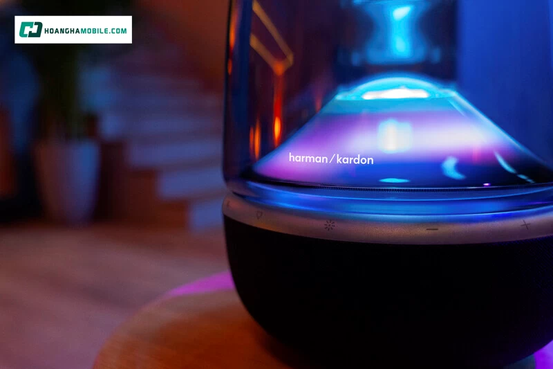 Thiết kế vòm trong suốt và hiệu ứng ánh sáng 360 độ của Harman Kardon Aura Studio 5 WiFi Thiết kế vòm trong suốt và hiệu ứng ánh sáng 360 độ của Harman Kardon Aura Studio 5 WiFi
