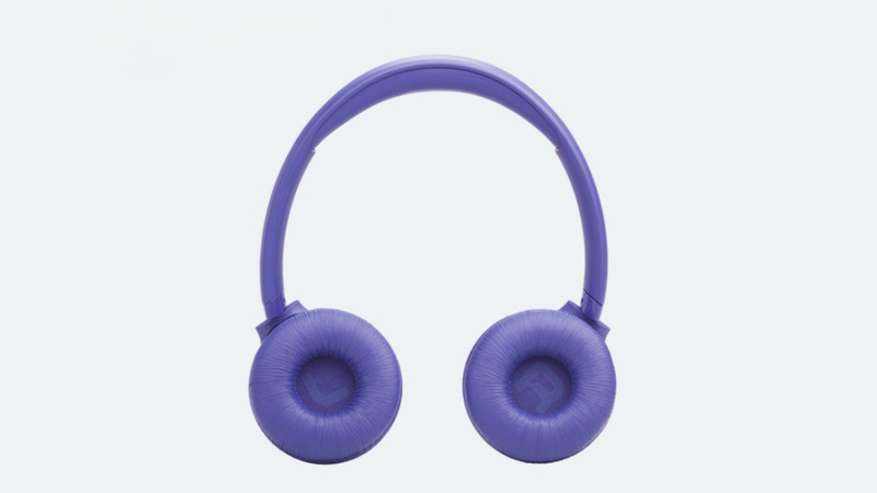 Kết nối Bluetooth 6.0 kết nối ổn định giữa điện thoại và laptop.