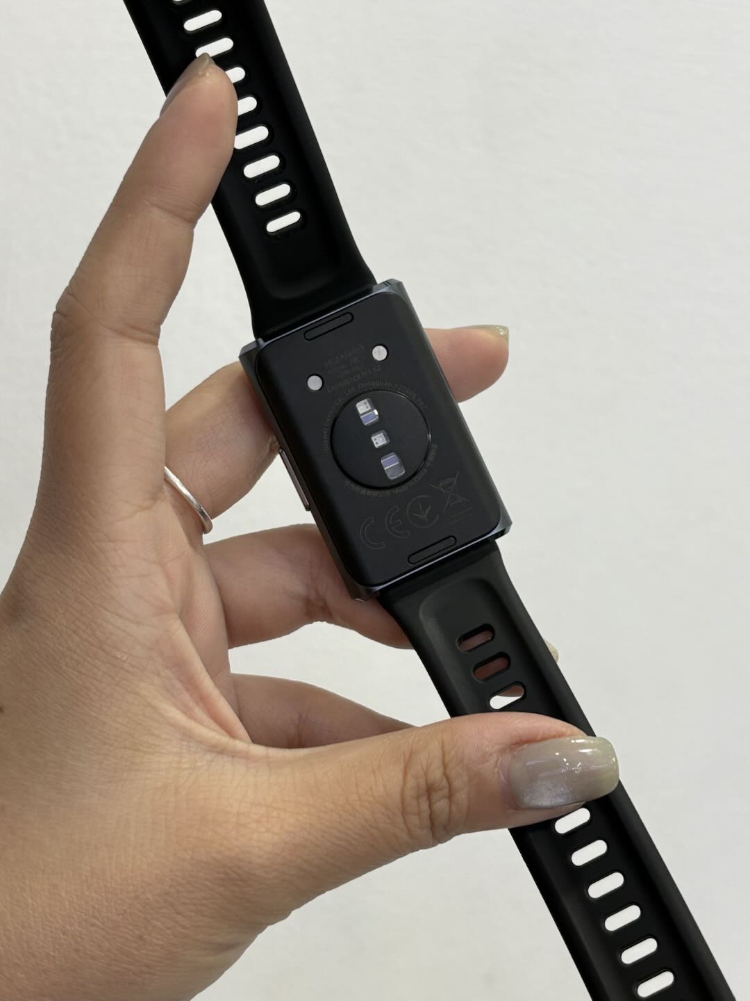 VÒNG ĐEO TAY THÔNG MINH(BAND)HUAWEI CDY-B49 Band 11 Pro/Aluminum/DÂY Fluor/ĐEN(6942103182426) - 6KLTQ26206005814 - HBAND11PRDN