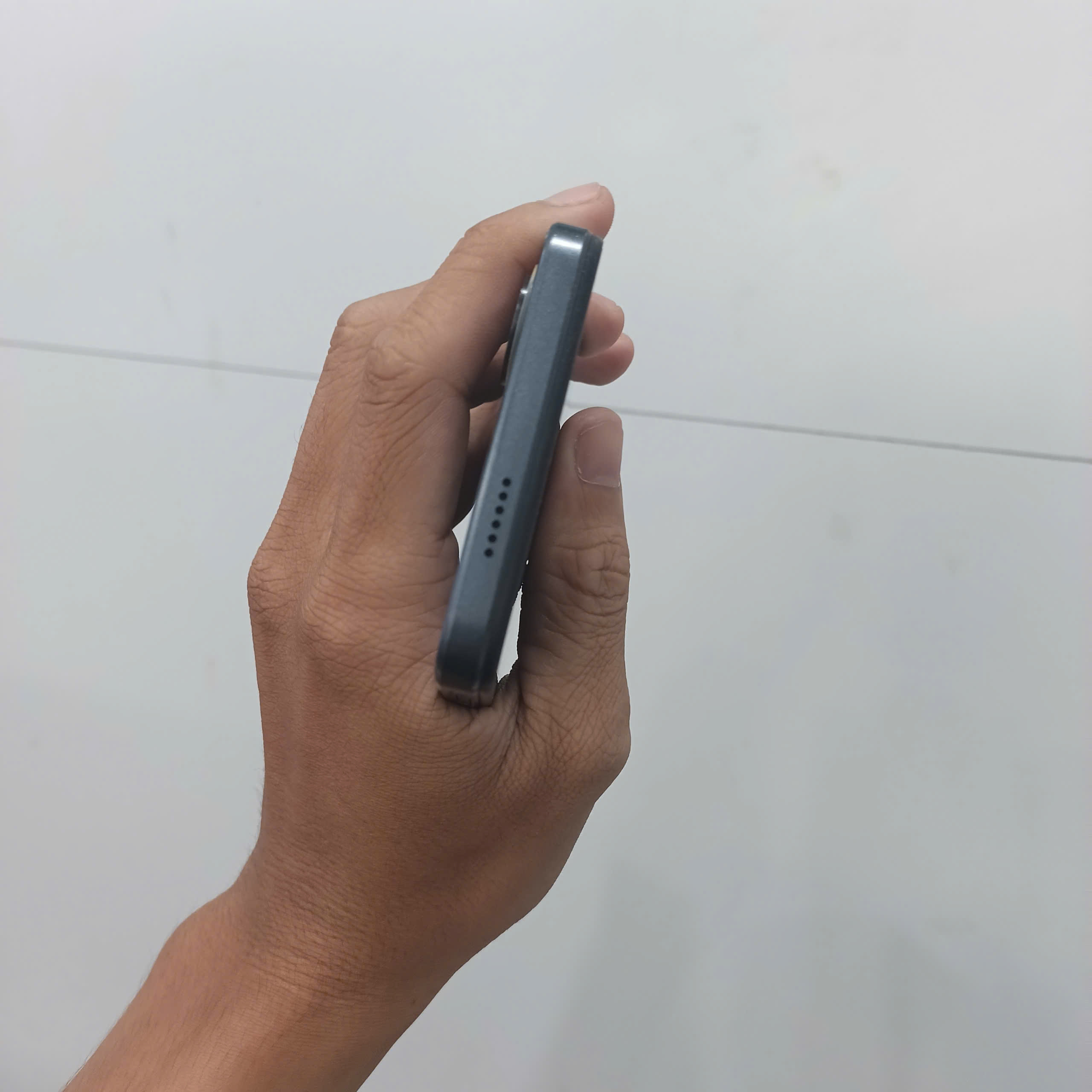 Điện thoại di động thương hiệu HTC Model Wildfire E5 Plus màu Xám (Grey