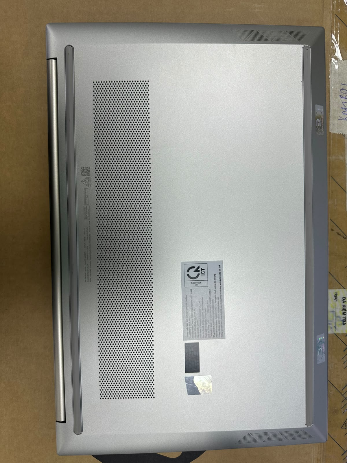 MÁY TÍNH XÁCH TAY (NB) HP Pavilion 15 - eg3092TU i7-1355U/8GD4/512GSSD/15.6FHD/WLax/BT5/3C41WHr/ALUp/W11SL/VÀNG(8C5L3PA)