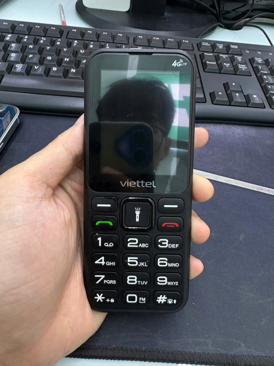 Điện thoại di động Sumo 4G T2 đen (Black)