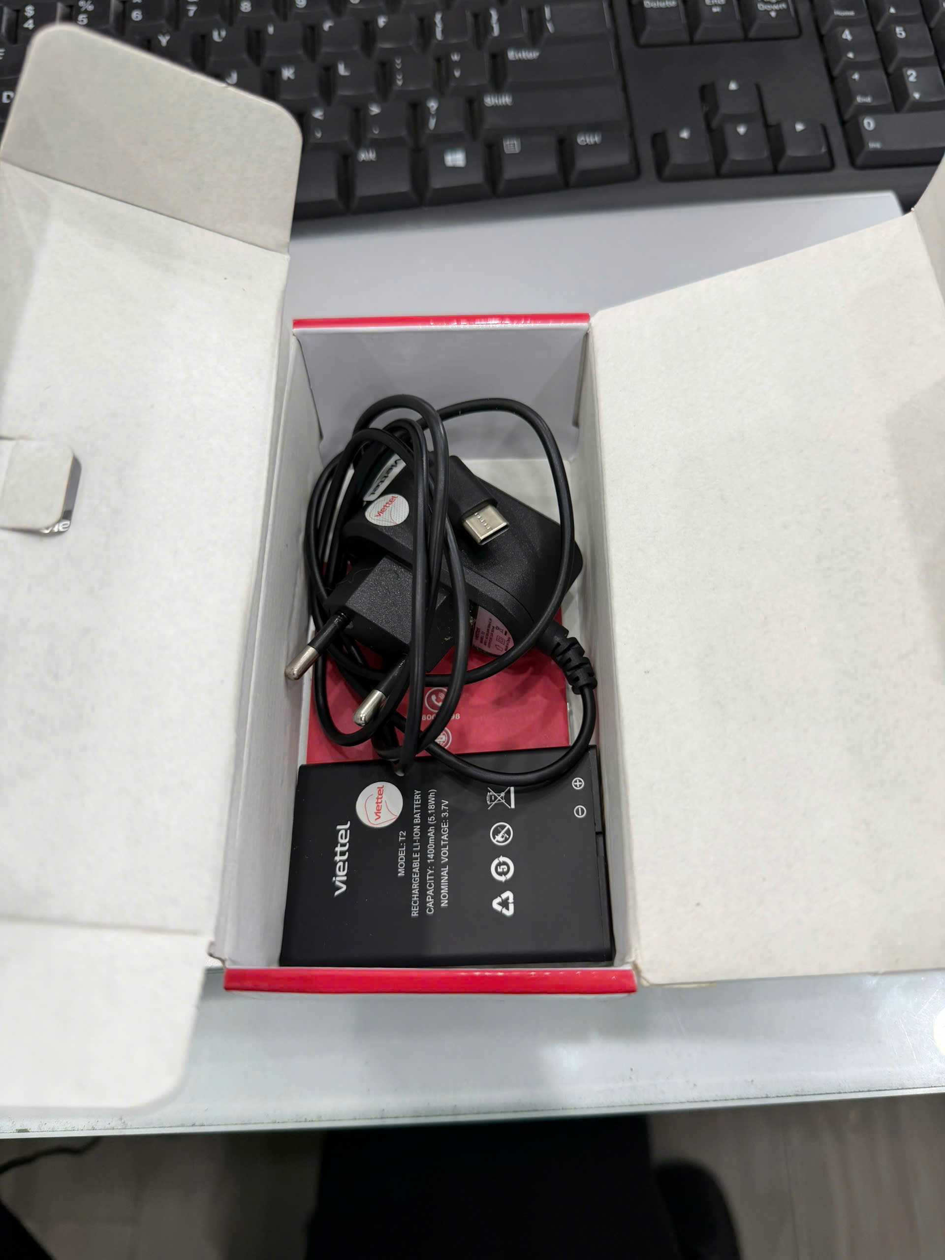 Điện thoại di động Sumo 4G T2 đen (Black)_
