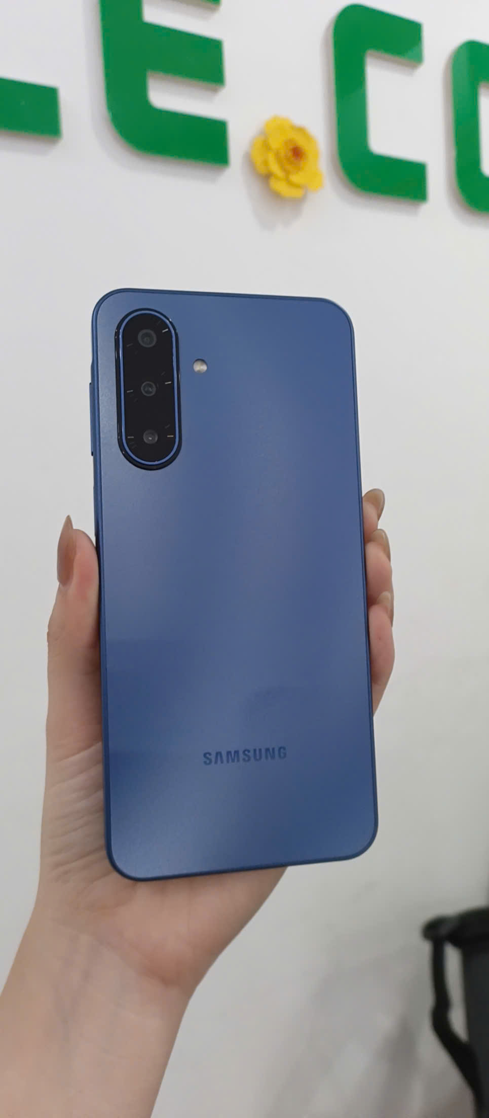 ĐTDĐ Samsung A17 5G, SM-A176B/DS,8+128, Xanh - 352409441595045 - A176BZBJXXV
