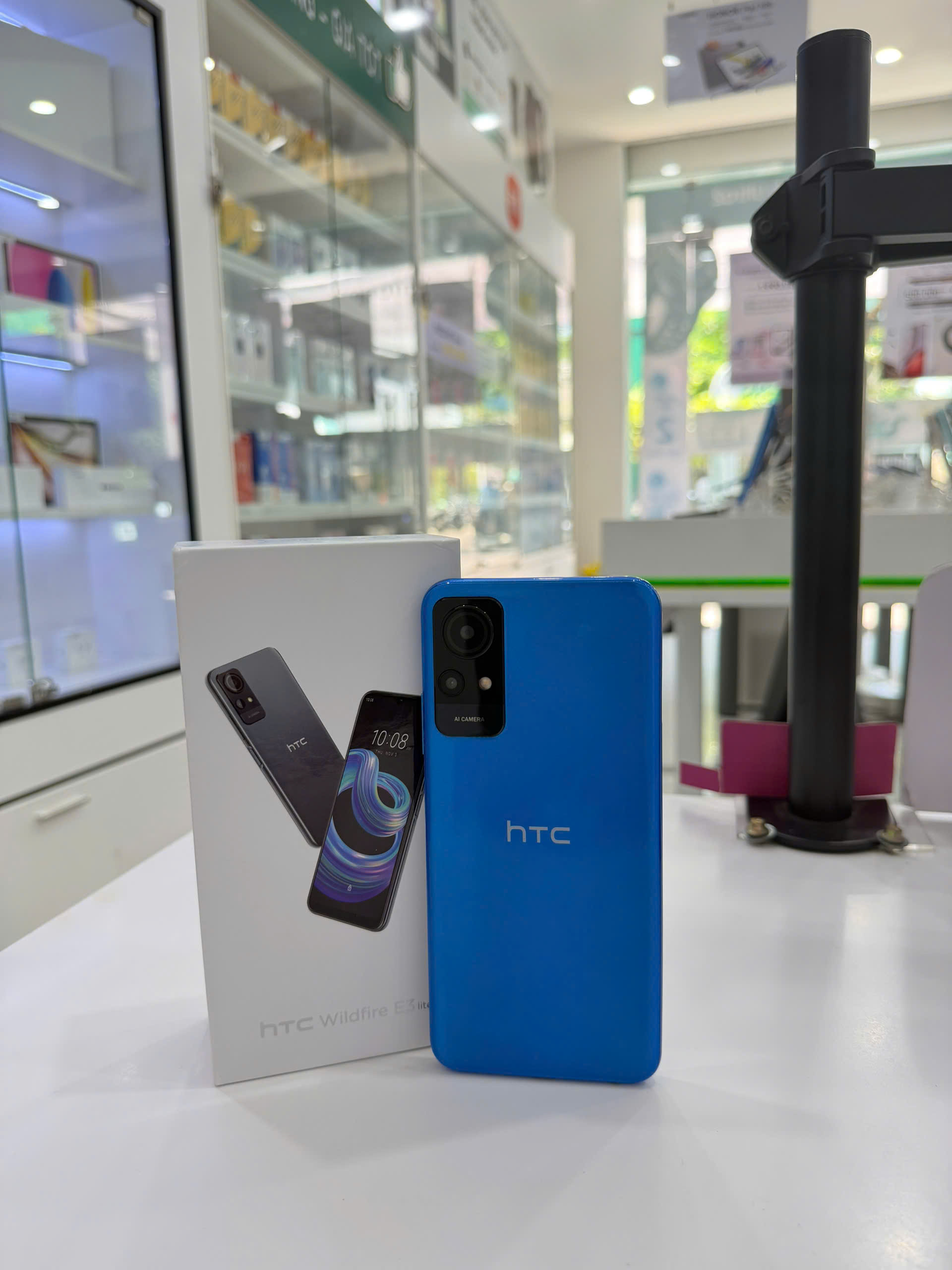 Điện thoại di động HTC Wildfire E3 lite (4GB/64GB) - Xanh (Blue) 