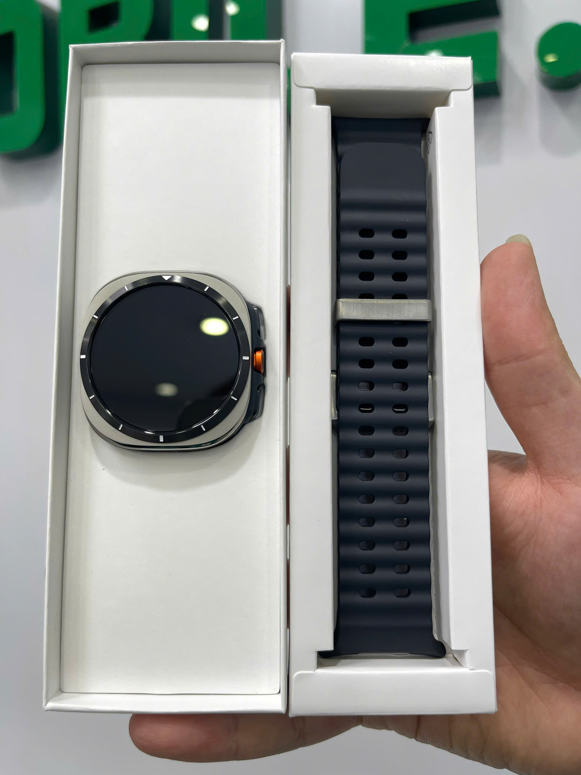 Thiết bị Bluetooth Samsung SM-L705 Galaxy Watch Ultra (2025),Bạc