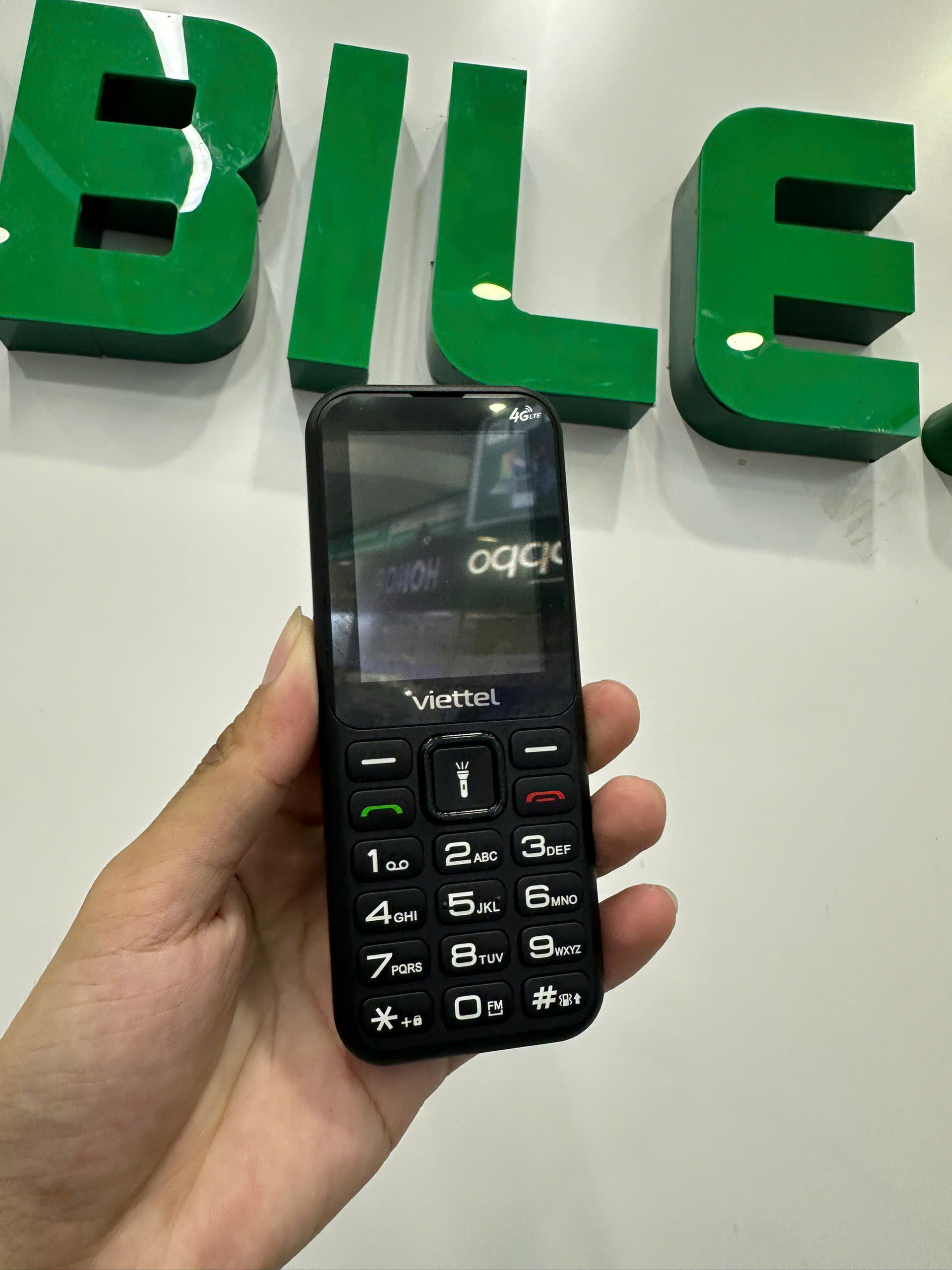 Điện thoại di động Sumo 4G T2 đen (Black)_T2BLK