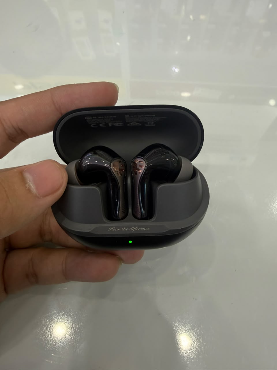 Tai nghe bluetooth hiệu SoundPeats Air5 Pro, Màu đen