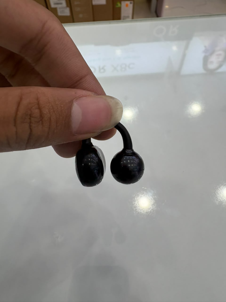 Tai nghe bluetooth hiệu SoundPeats POP Clip, Màu đen