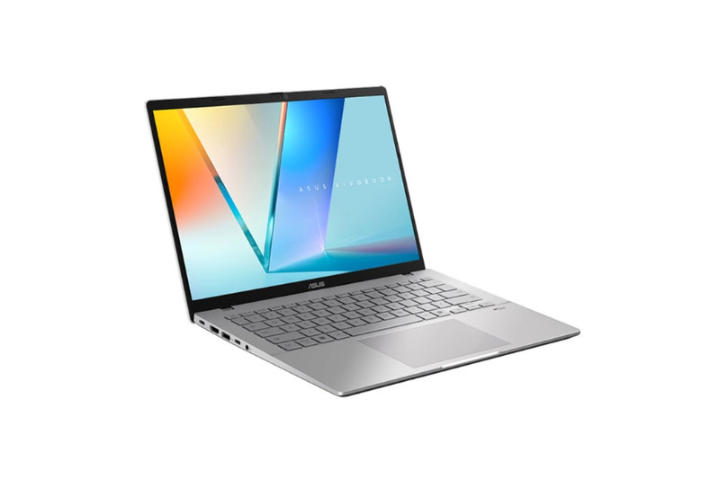 Intel Core 7 Processor 240H là điểm nổi bật nhất
