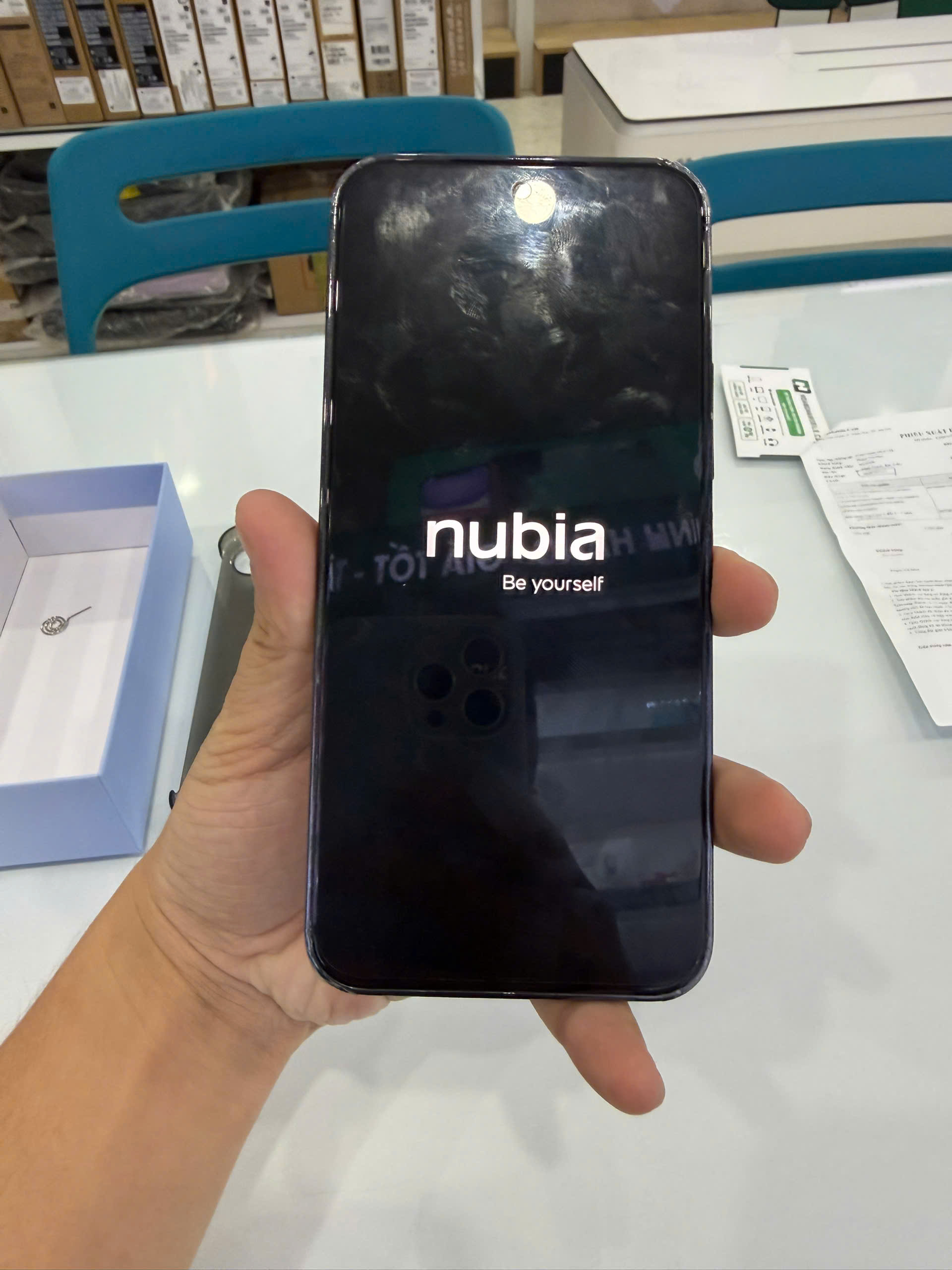 ĐIỆN THOẠI DI ĐỘNG (TEL) NUBIA AIR 6.78/Unisoc T8300/8G/256G/50MP+2MP+AI/20MP/5000mAh (Z2468N)/TITAN SA MẠC (6902176157912) - 86