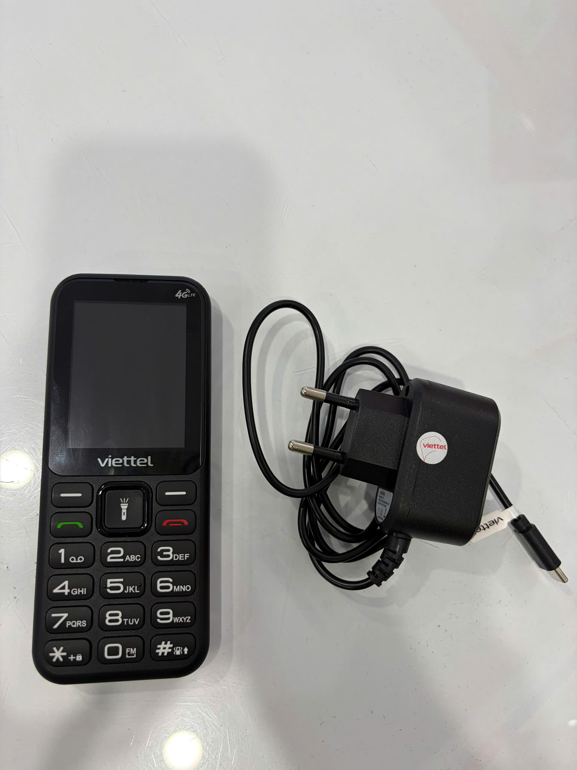 Điện thoại di động Sumo 4G T2 đen (Black)_T2BLK