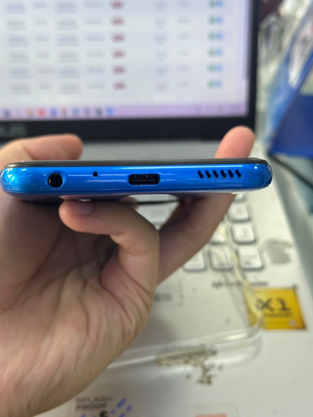 Điện thoại di động HTC Wildfire E3 lite (4GB/64GB) - Xanh (Blue)