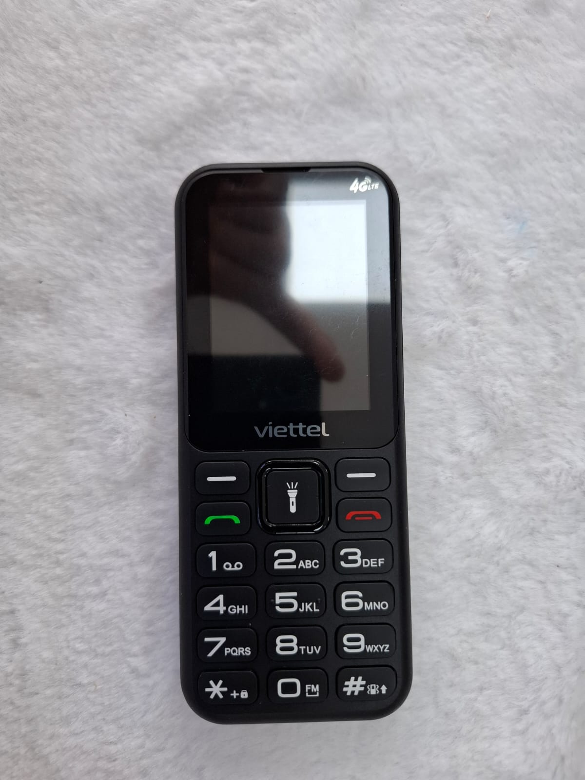 Điện thoại di động Sumo 4G T2 đen (Black)