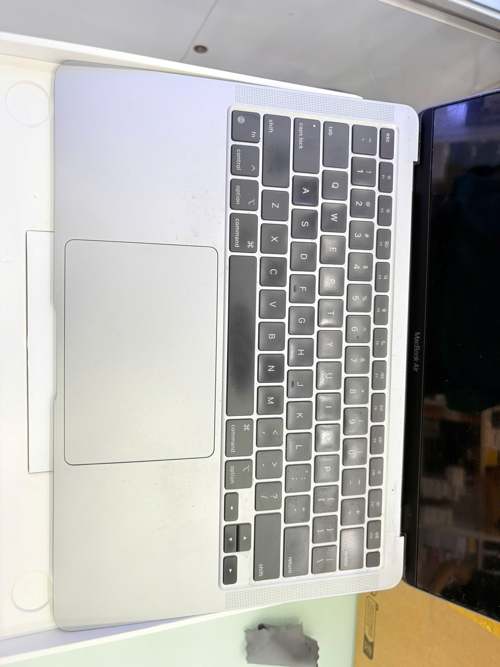 MacBook Air M1 13" 8GB/256GB Cũ