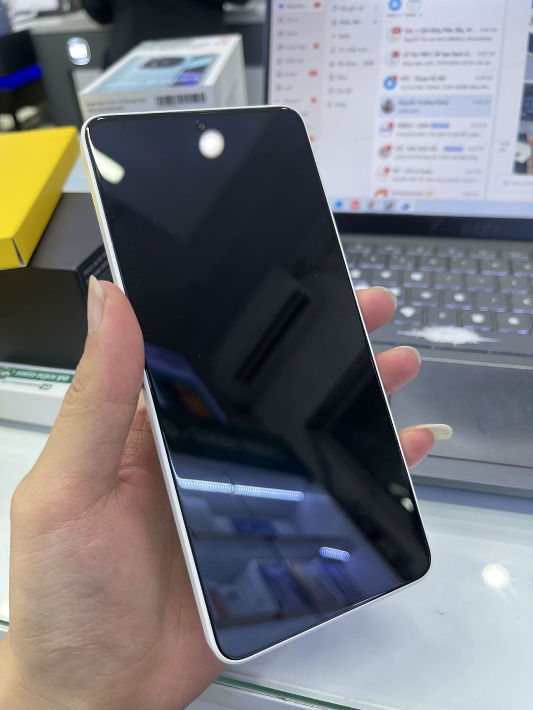 Điện thoại di động POCO X6 5G 6.67/SNAP 7S GEN 2 - TBH